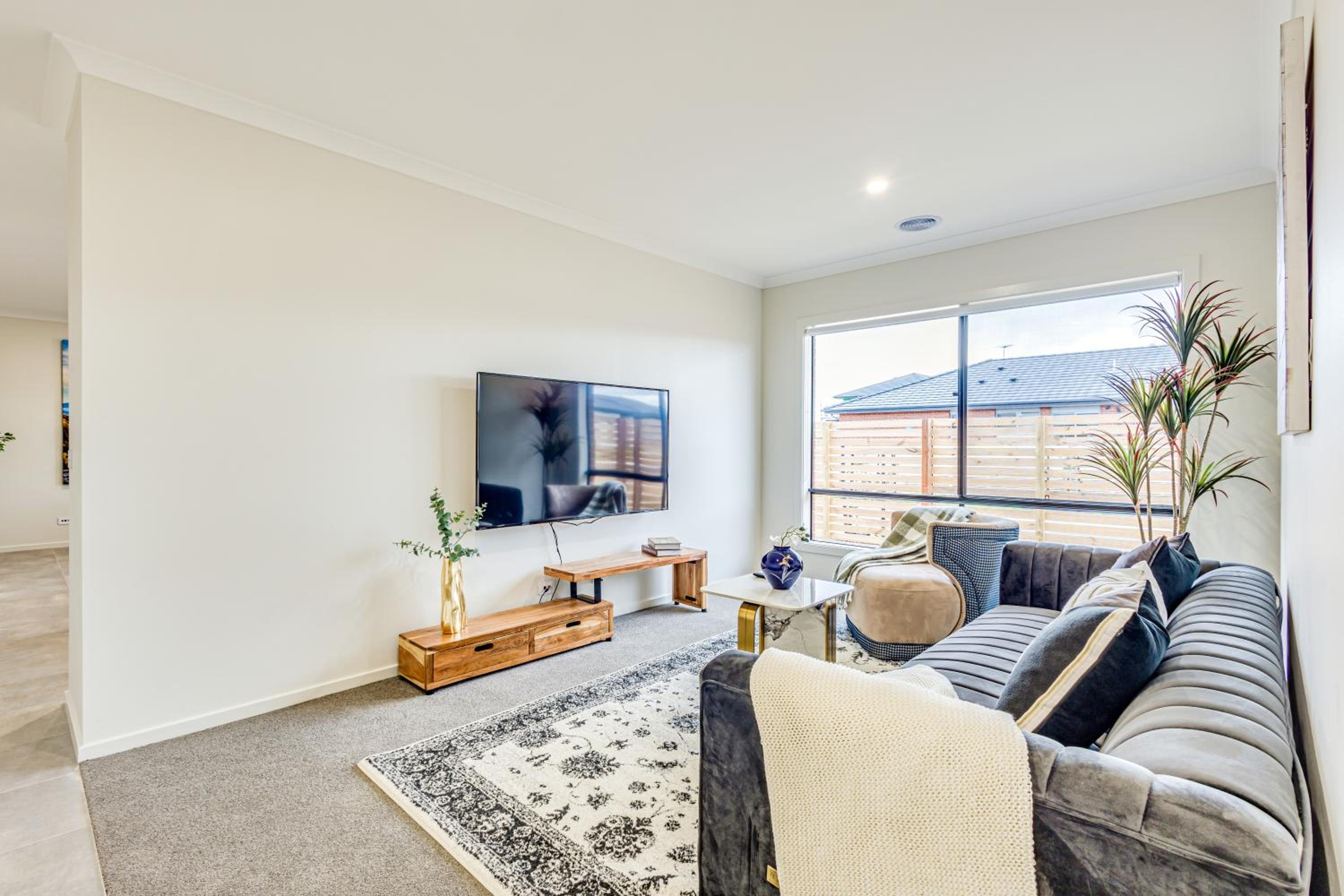 StayAU Charming 4BR Retreat in Wyndham Vale