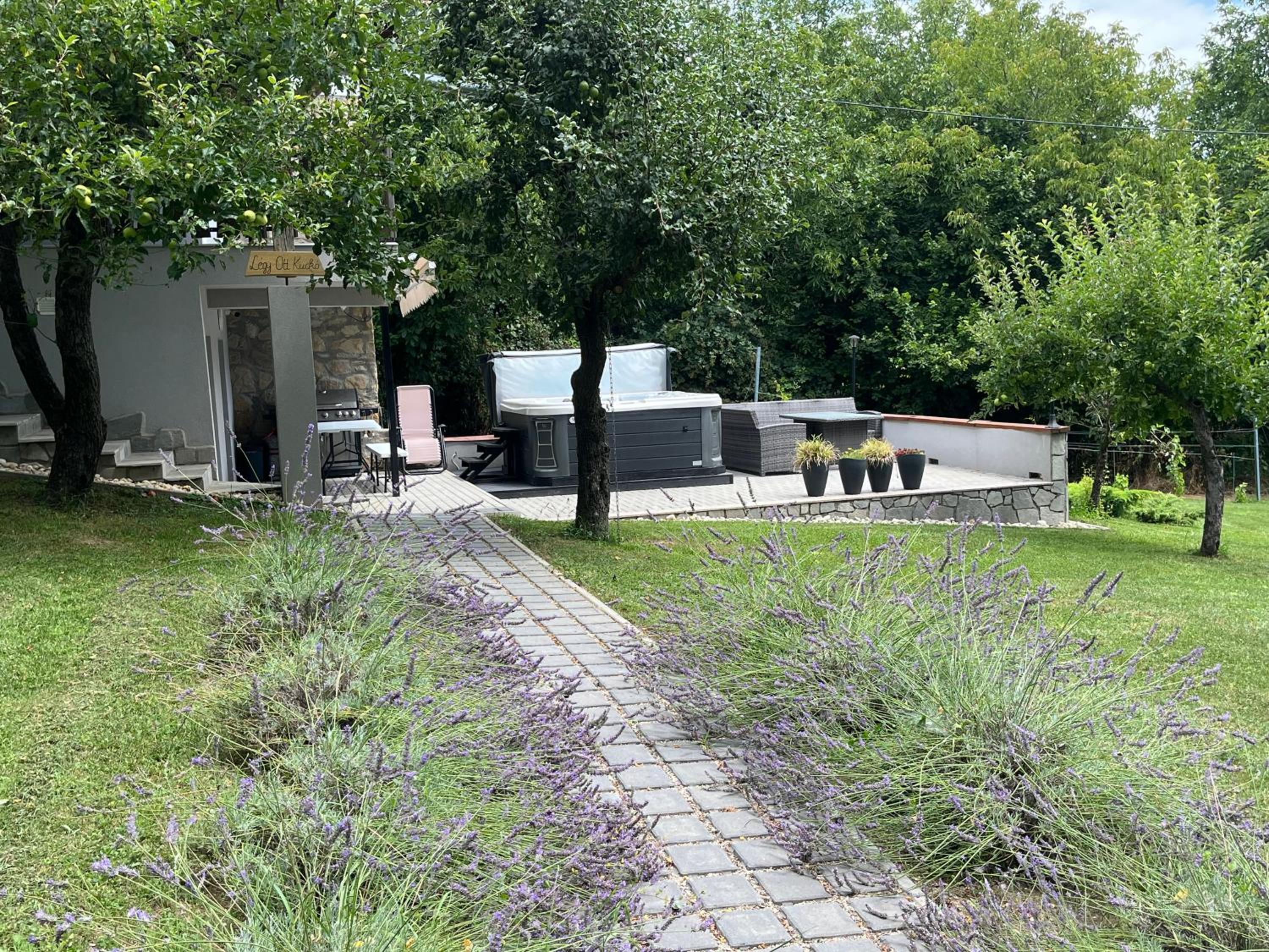 Photo 10