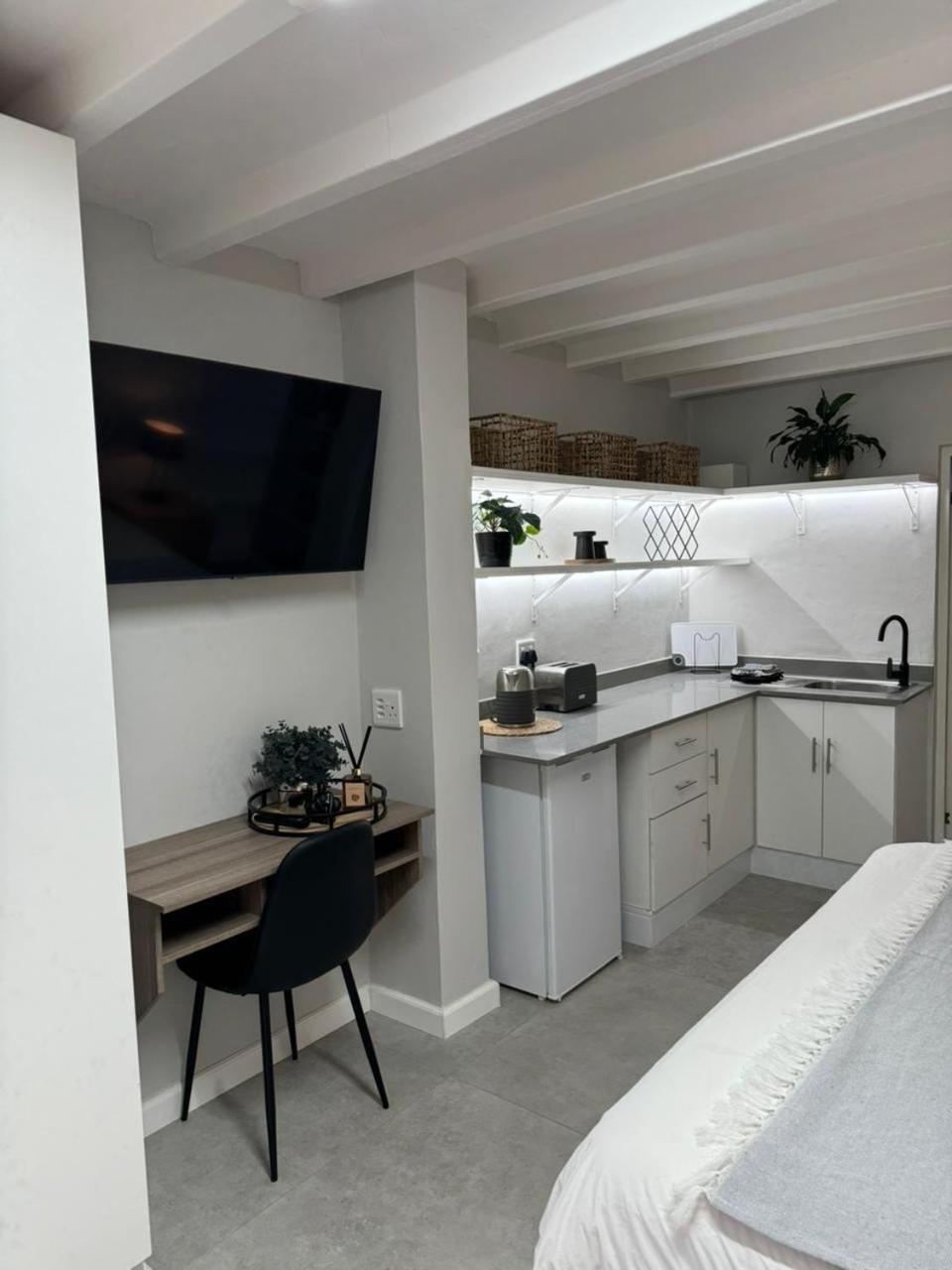 22 on Gordon - previously Annies Self Catering view 3