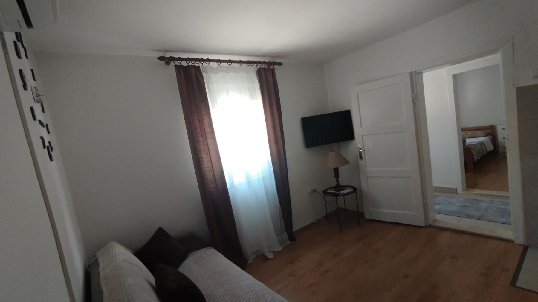 Apartman Mira