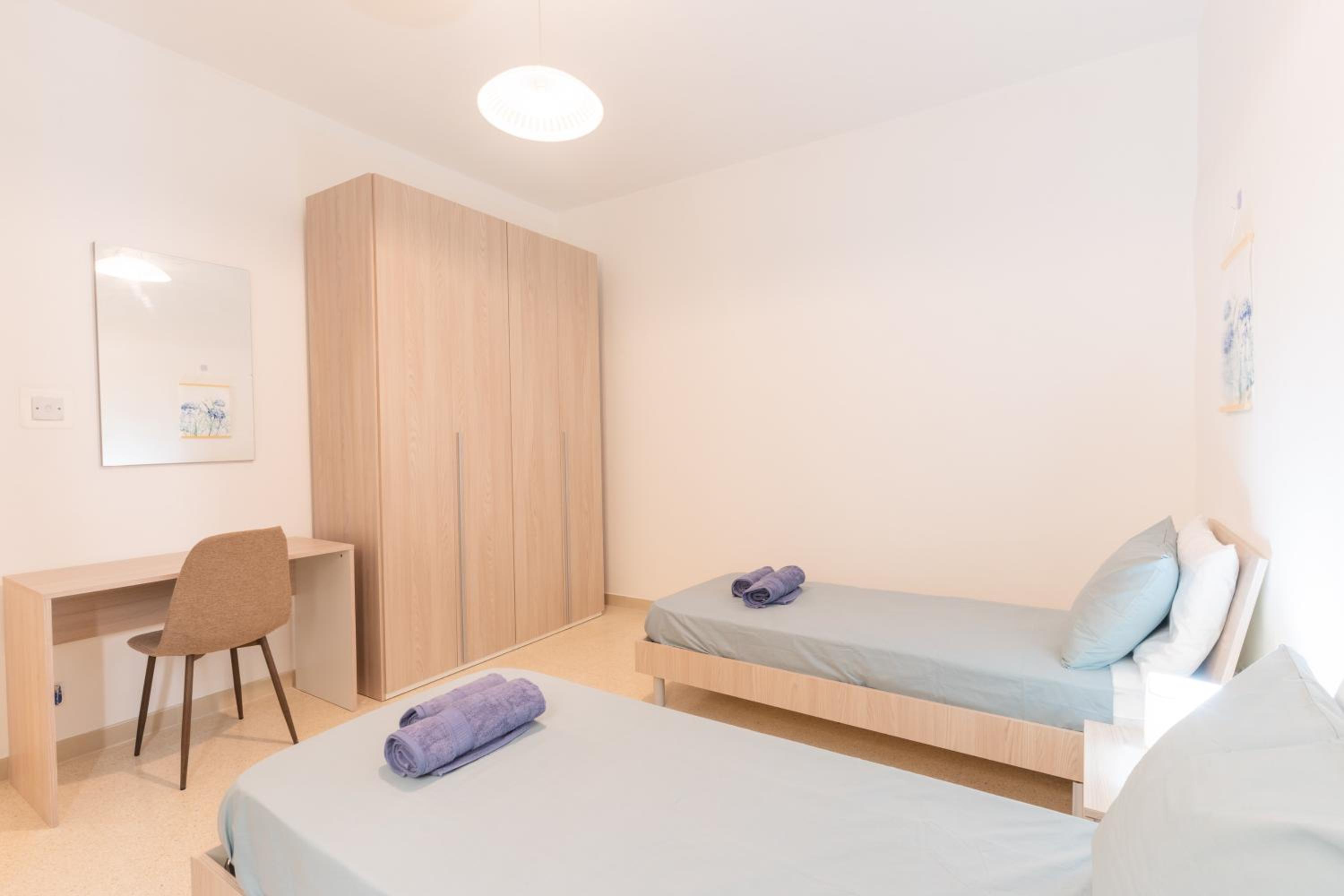 Charming 3-Bed in St Pauls 2-Hosted by Sweetstay photo 2