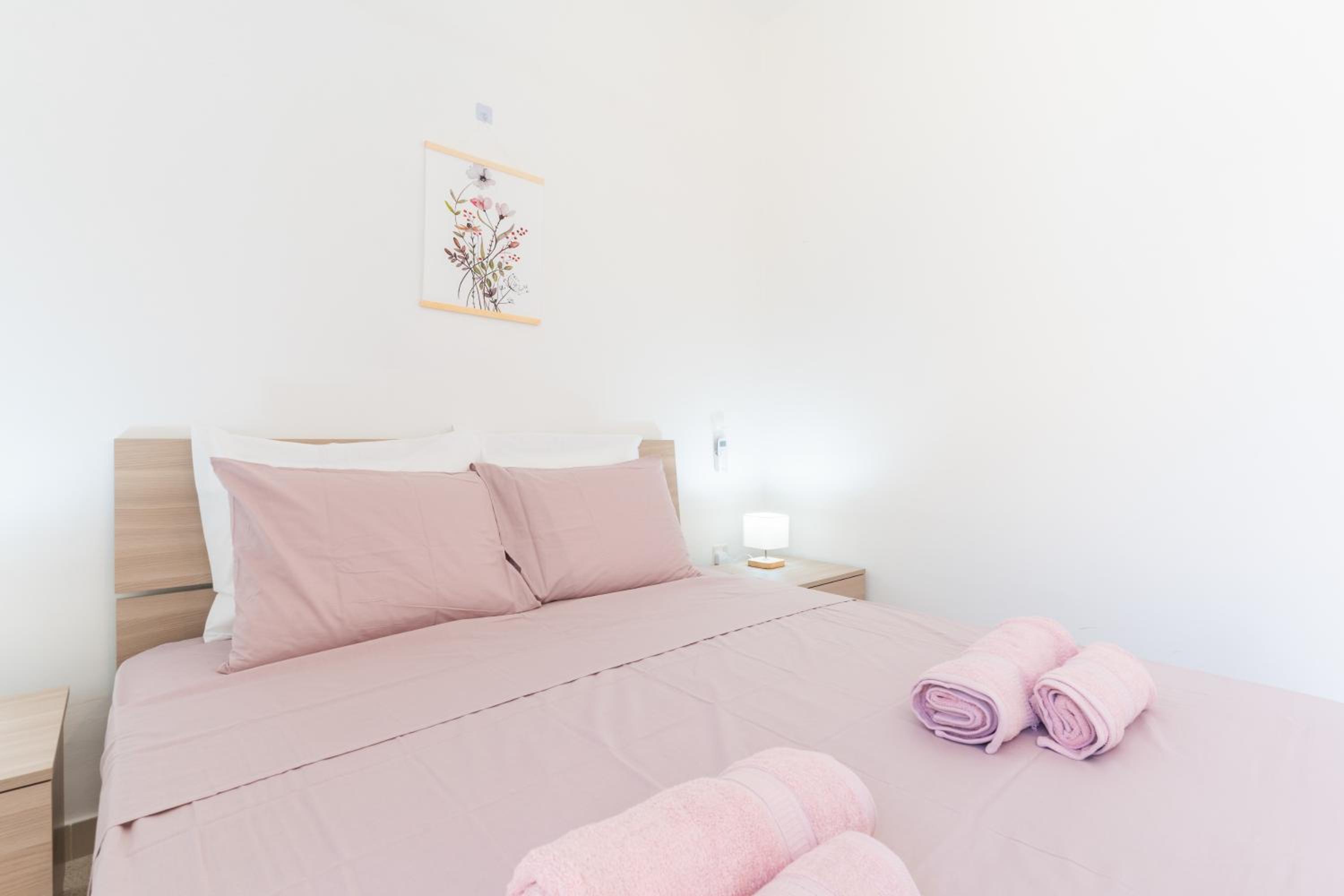 Charming 3-Bed in St Pauls 2-Hosted by Sweetstay photo 3
