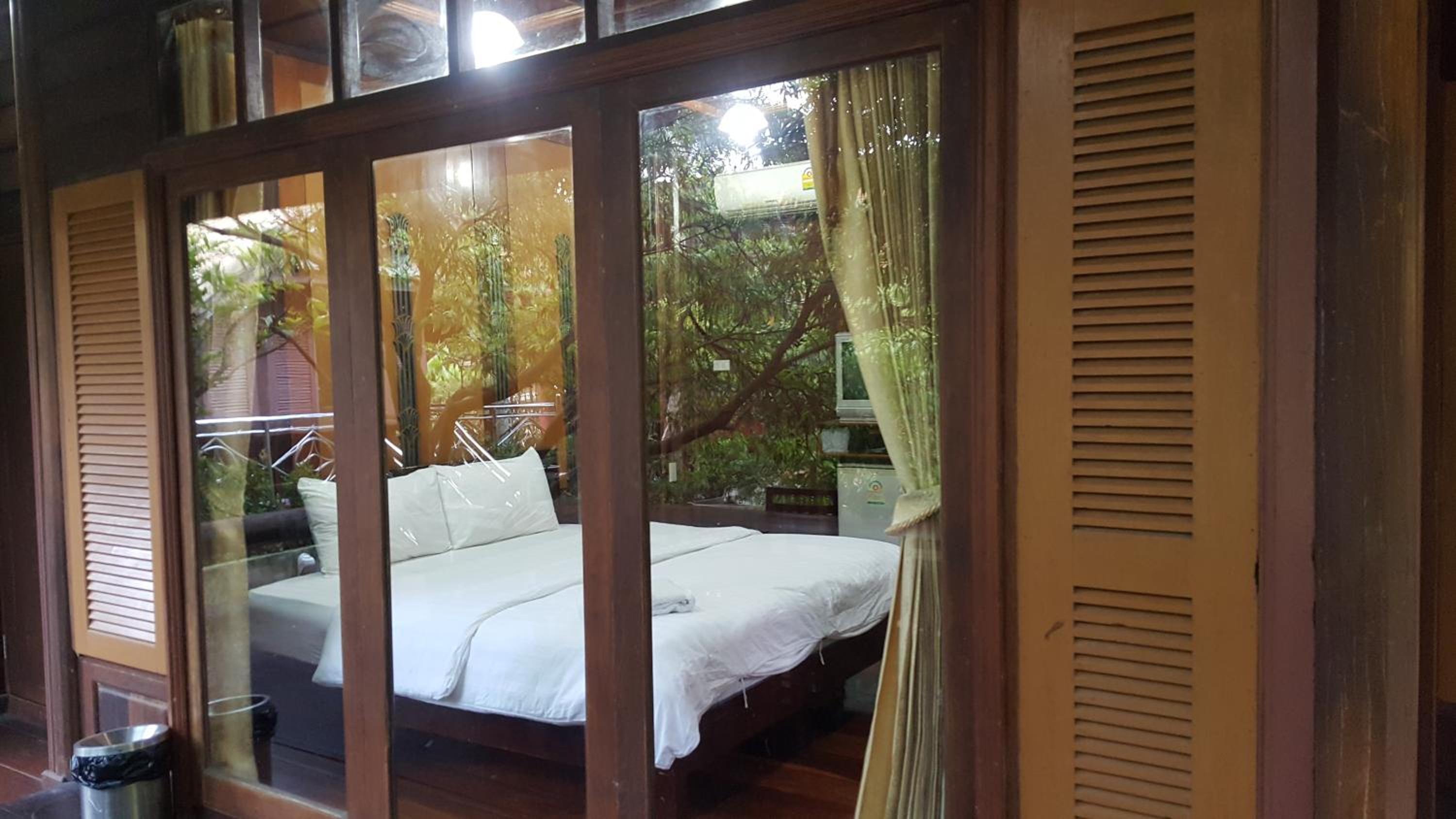 Ruean Mai Chai Khlong — photo 2