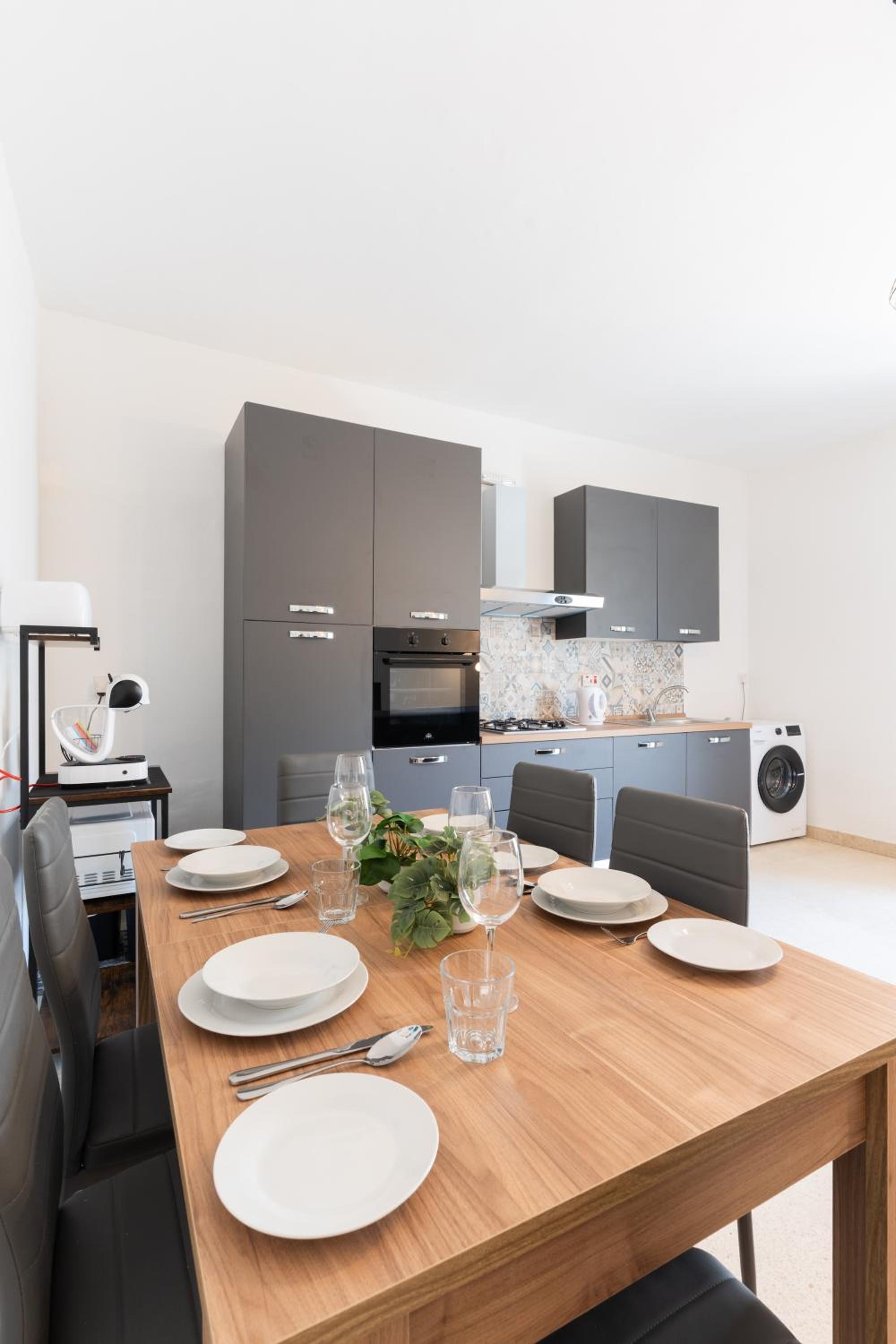 Charming 3Bed in St Pauls 3-Hosted by Sweetstay photo 4