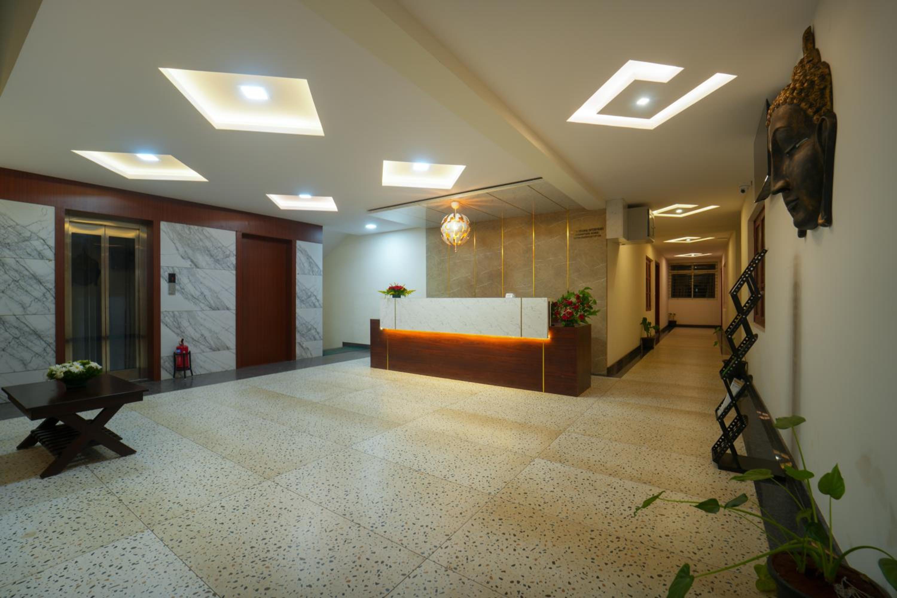SIGNATURE HOMES LUXURY SERVICE APARTMENT