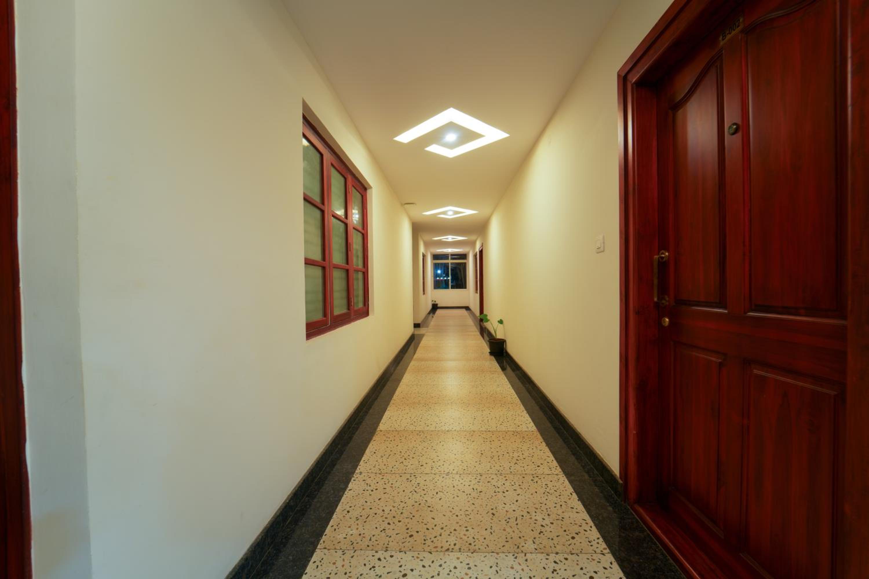 SIGNATURE HOMES LUXURY SERVICE APARTMENT