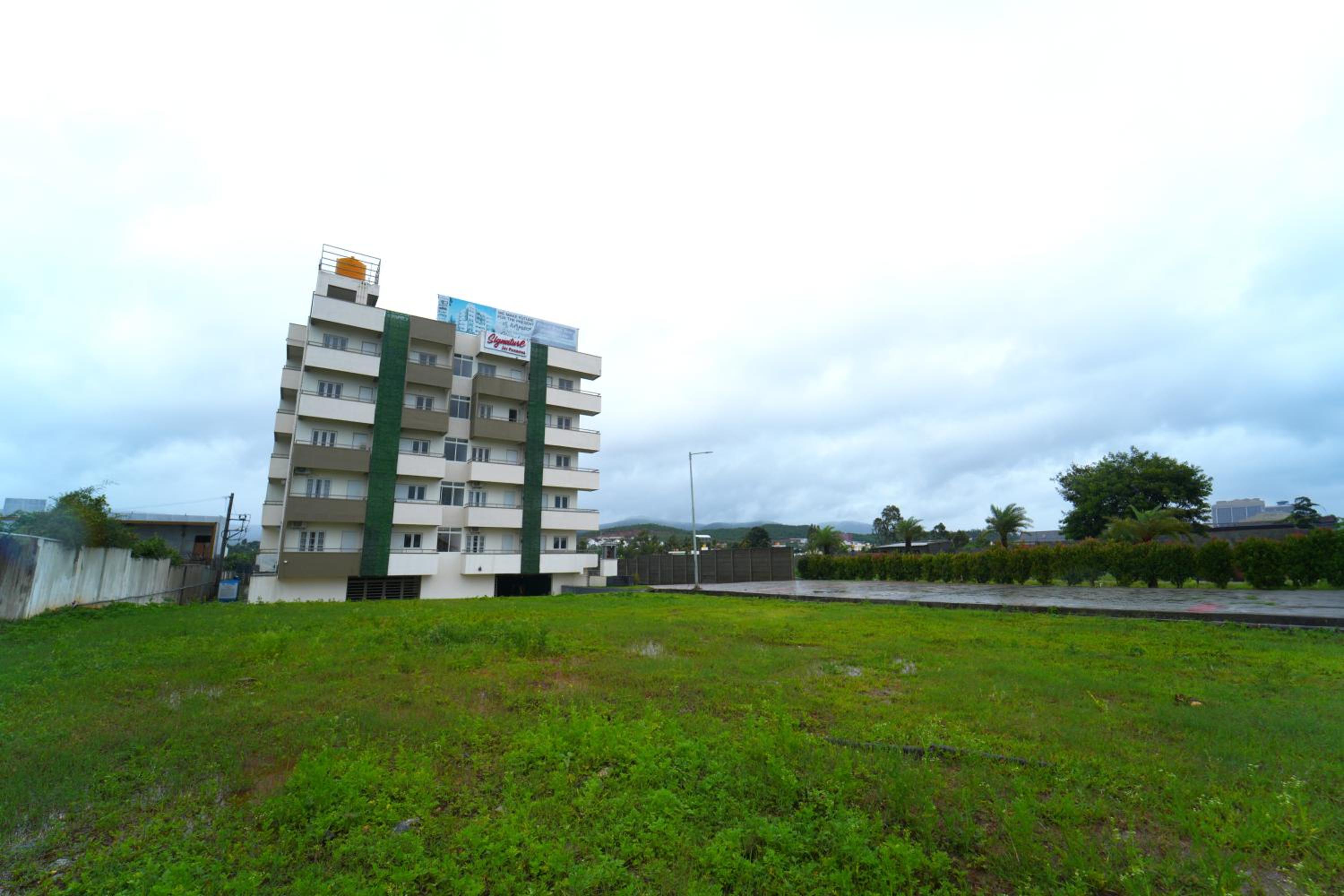 SIGNATURE HOMES LUXURY SERVICE APARTMENT