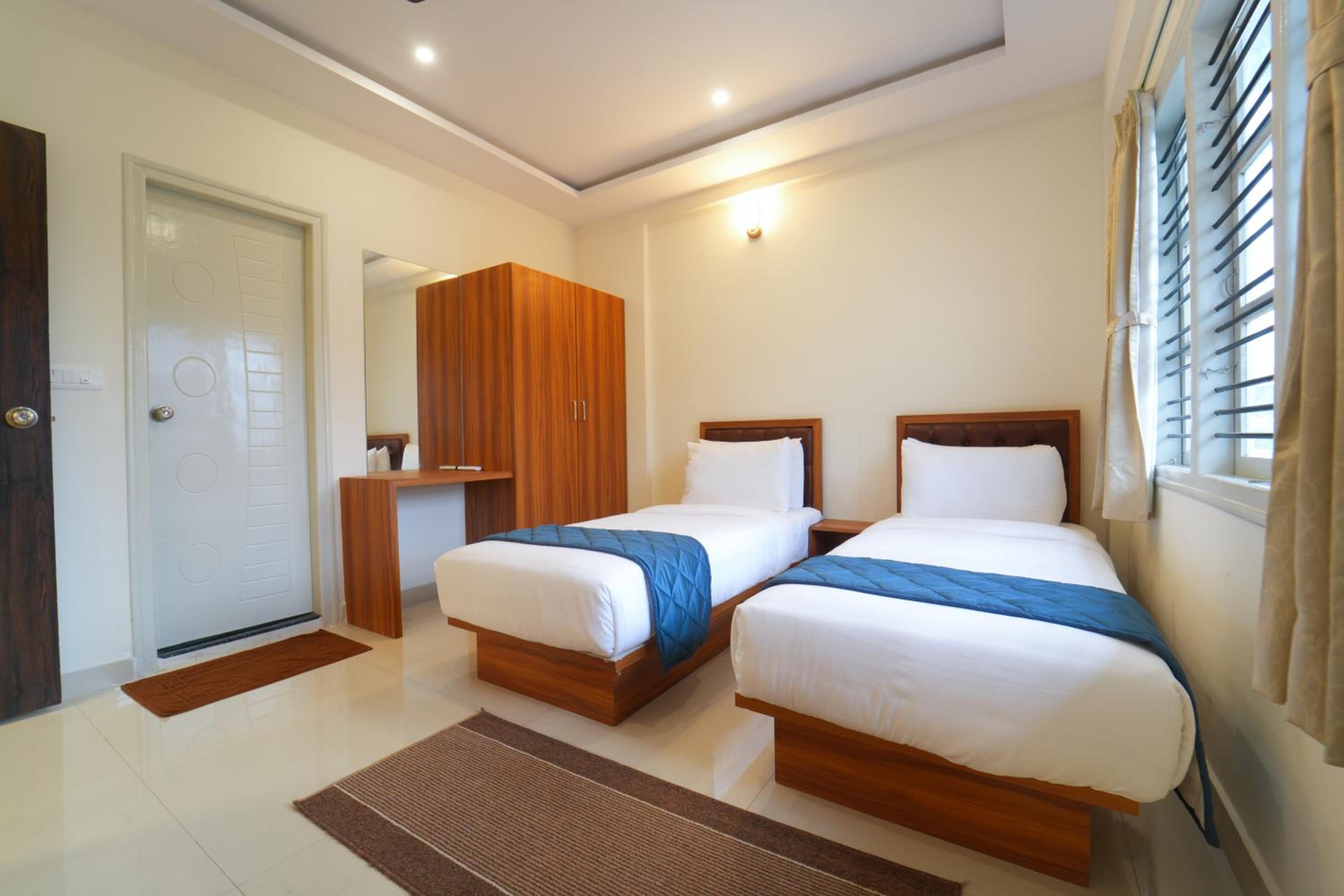 SIGNATURE HOMES LUXURY SERVICE APARTMENT