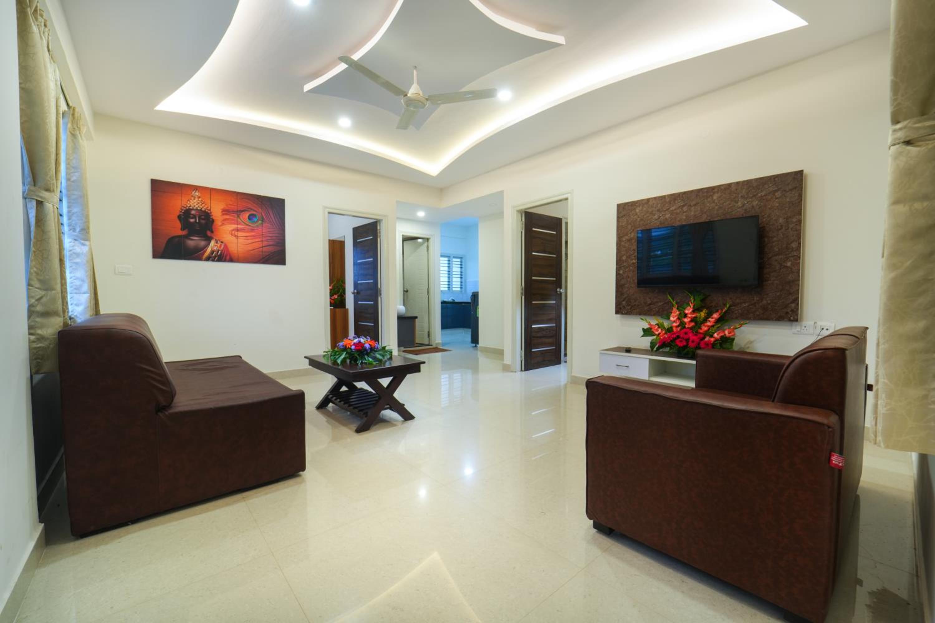 SIGNATURE HOMES LUXURY SERVICE APARTMENT