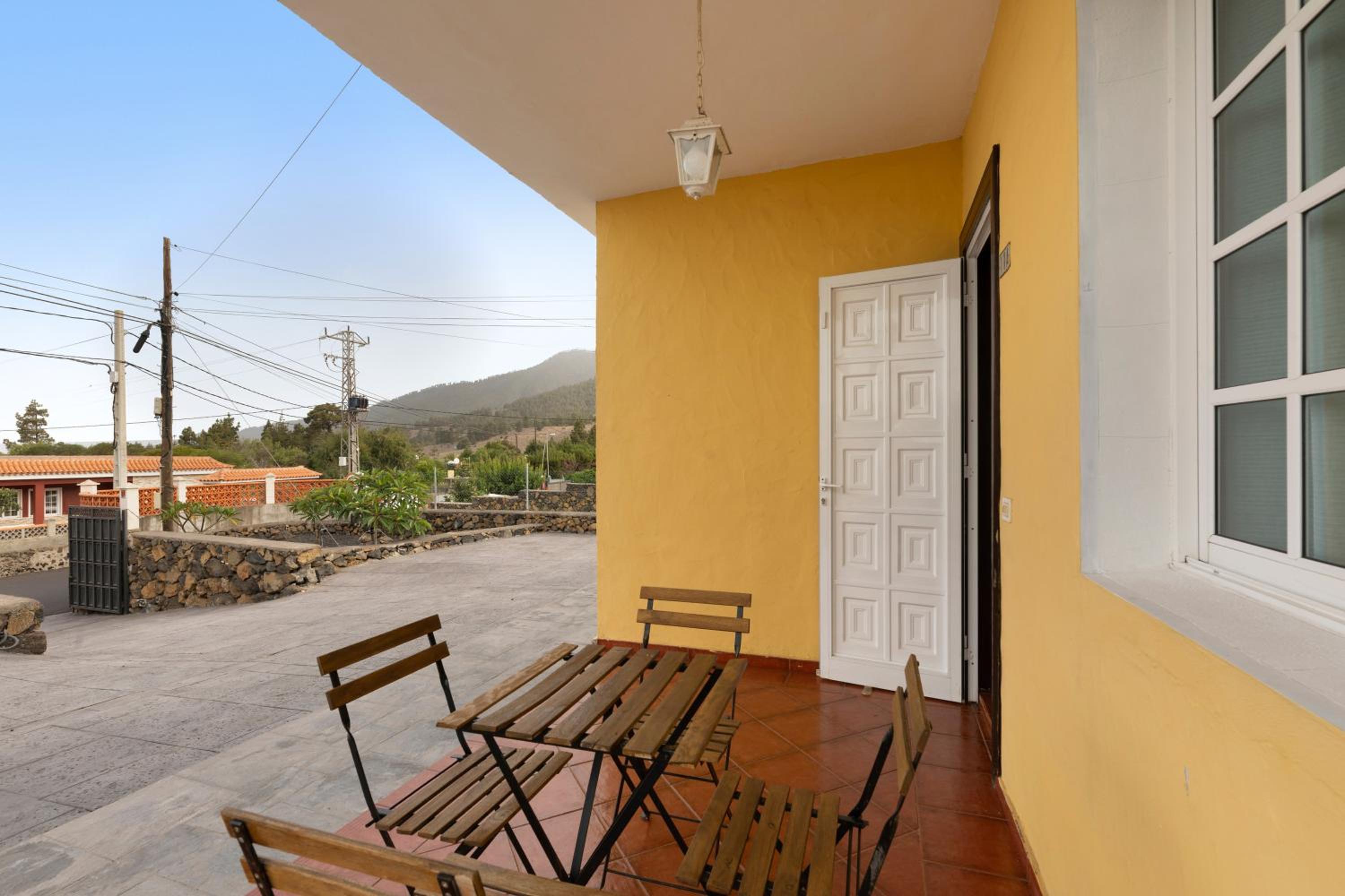La Casa Amarilla