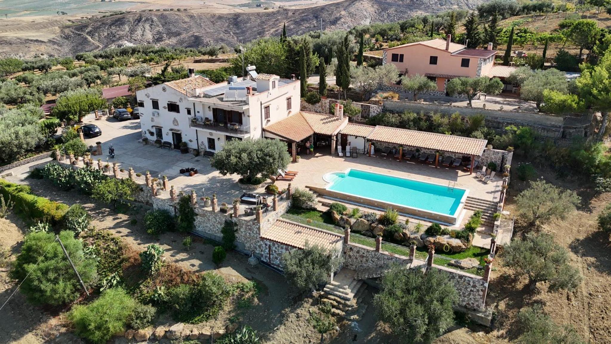 Hotel B&B A Robba de Pupi - Image 1