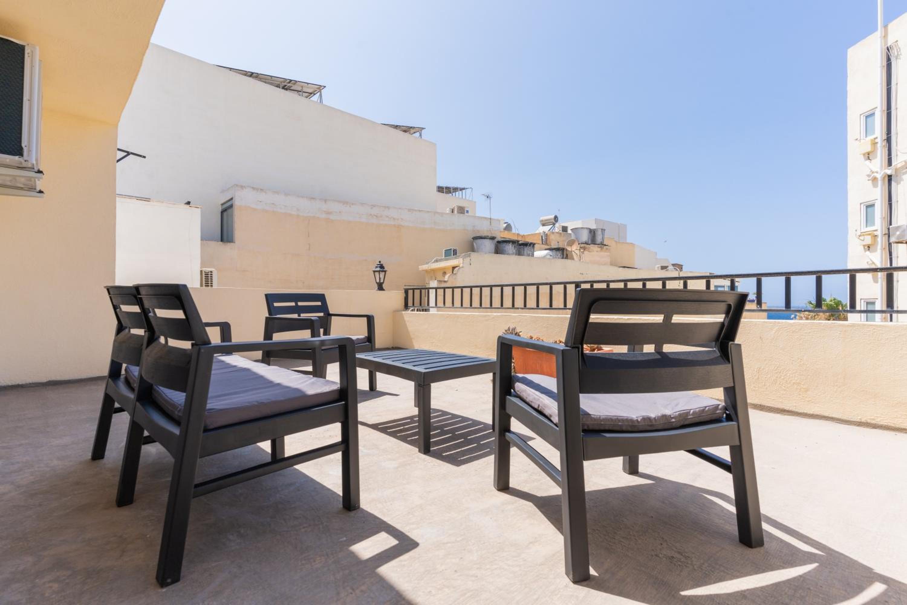 Penthouse in St Pauls-Hosted by Sweetstay photo 2