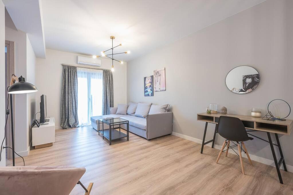 Urban & Spacious Apartment