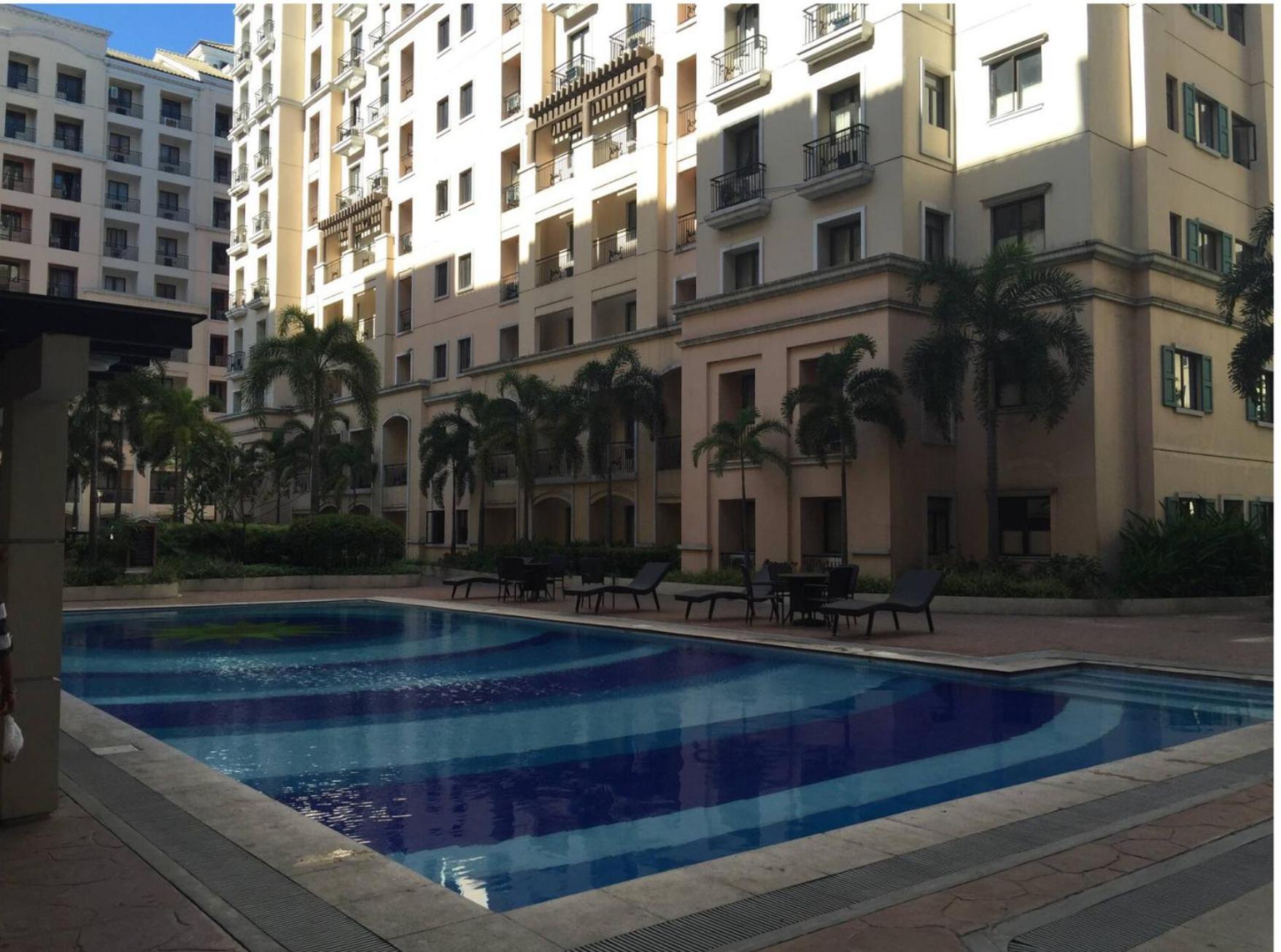 Spacious Rustic Condo in Resorts World across NAIA 3 view 4