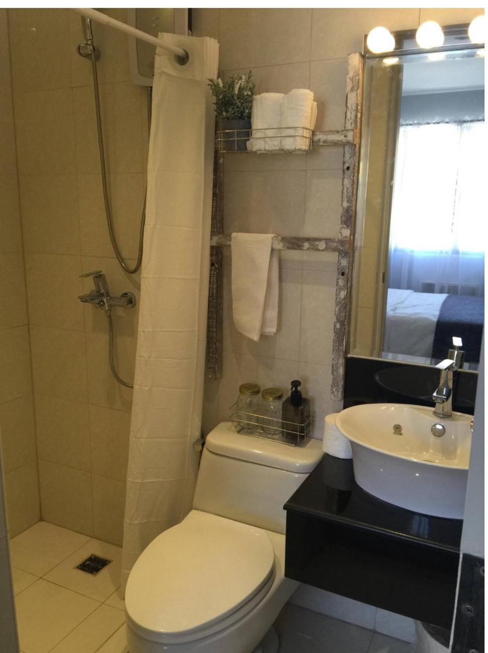 Spacious Rustic Condo in Resorts World across NAIA 3 view 5