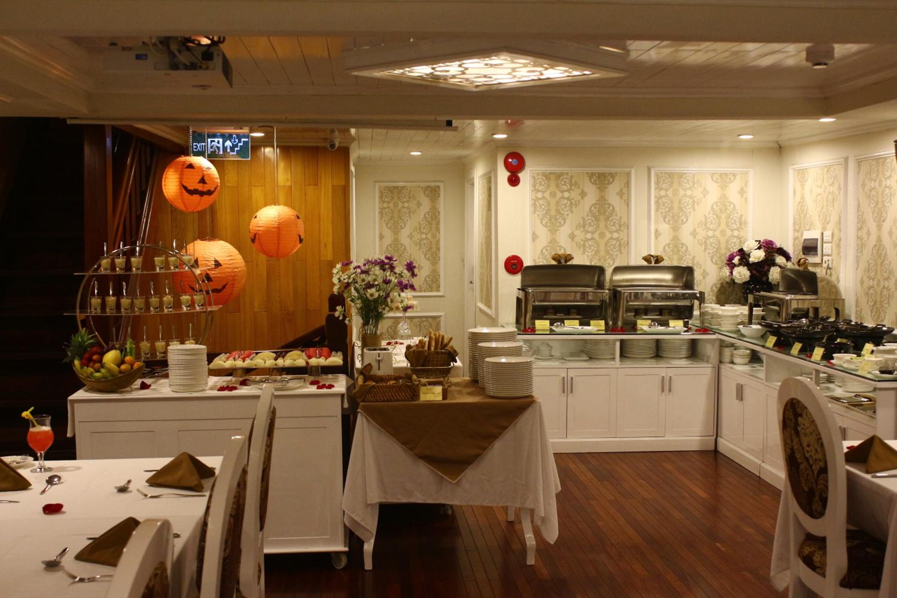 Signature Halong Cruise