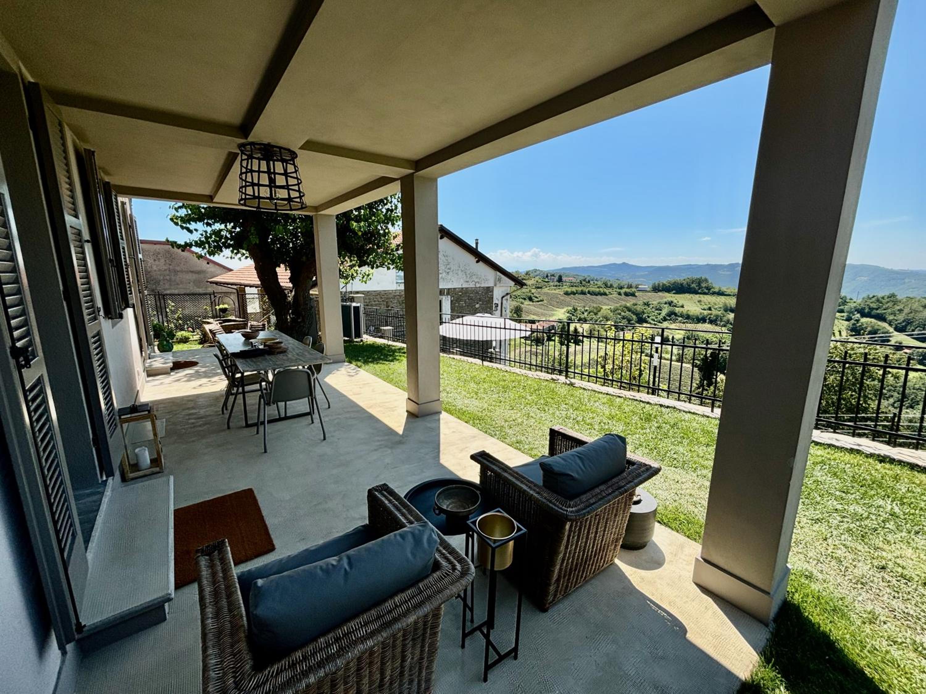 Casa Rosa, panoramica, piscina, tra langhe e monferrato view 4