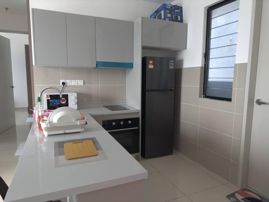 Luxury 2BR 2BR KLCC view service suites Trion A2610 KL