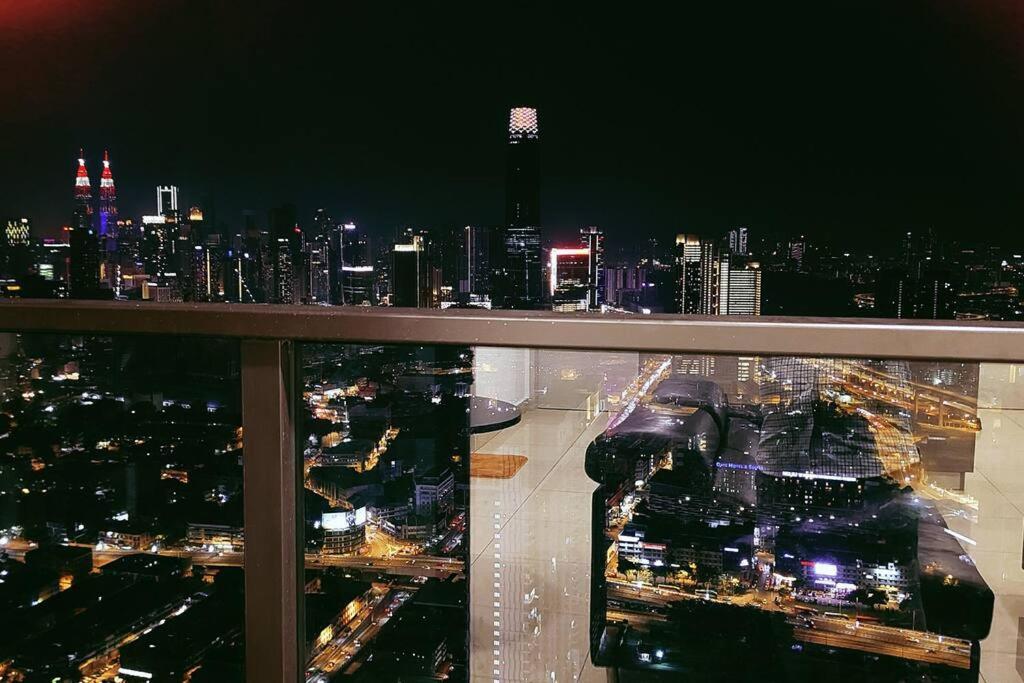 Luxury 2BR 2BR KLCC view service suites Trion A2610 KL