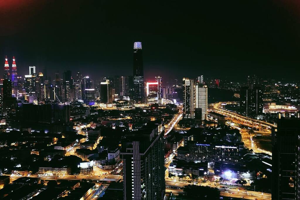 Luxury 2BR 2BR KLCC view service suites Trion A2610 KL