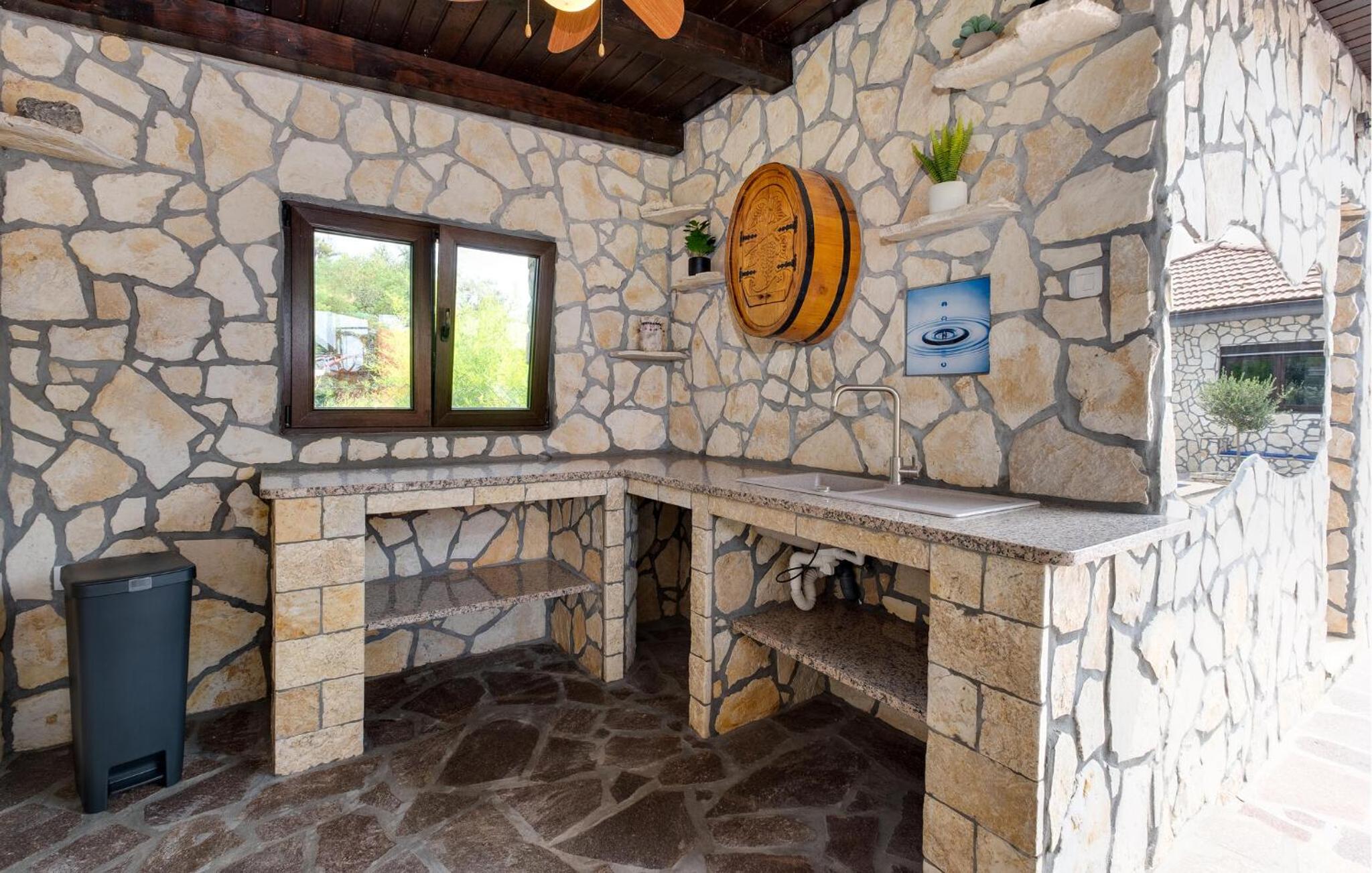 Beautiful Home In Igrisce