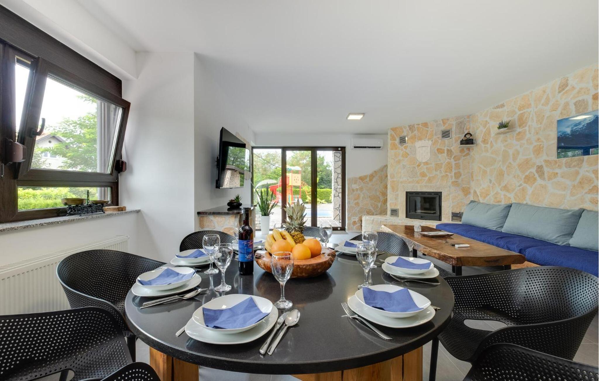 Beautiful Home In Igrisce