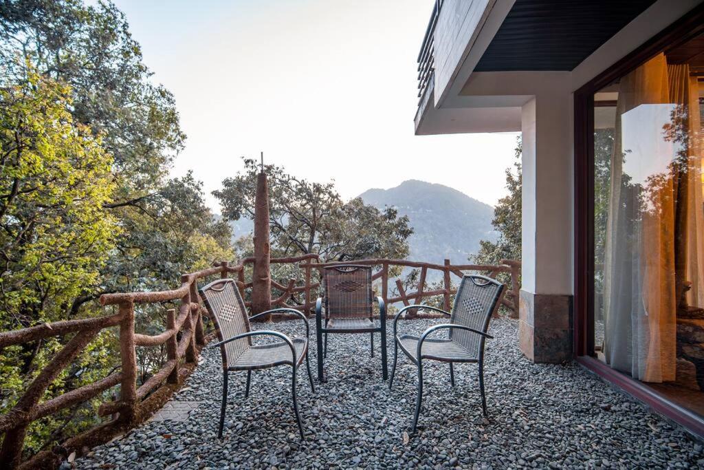 Lake View 3BHK close to Mall Road l Zen Den view 3