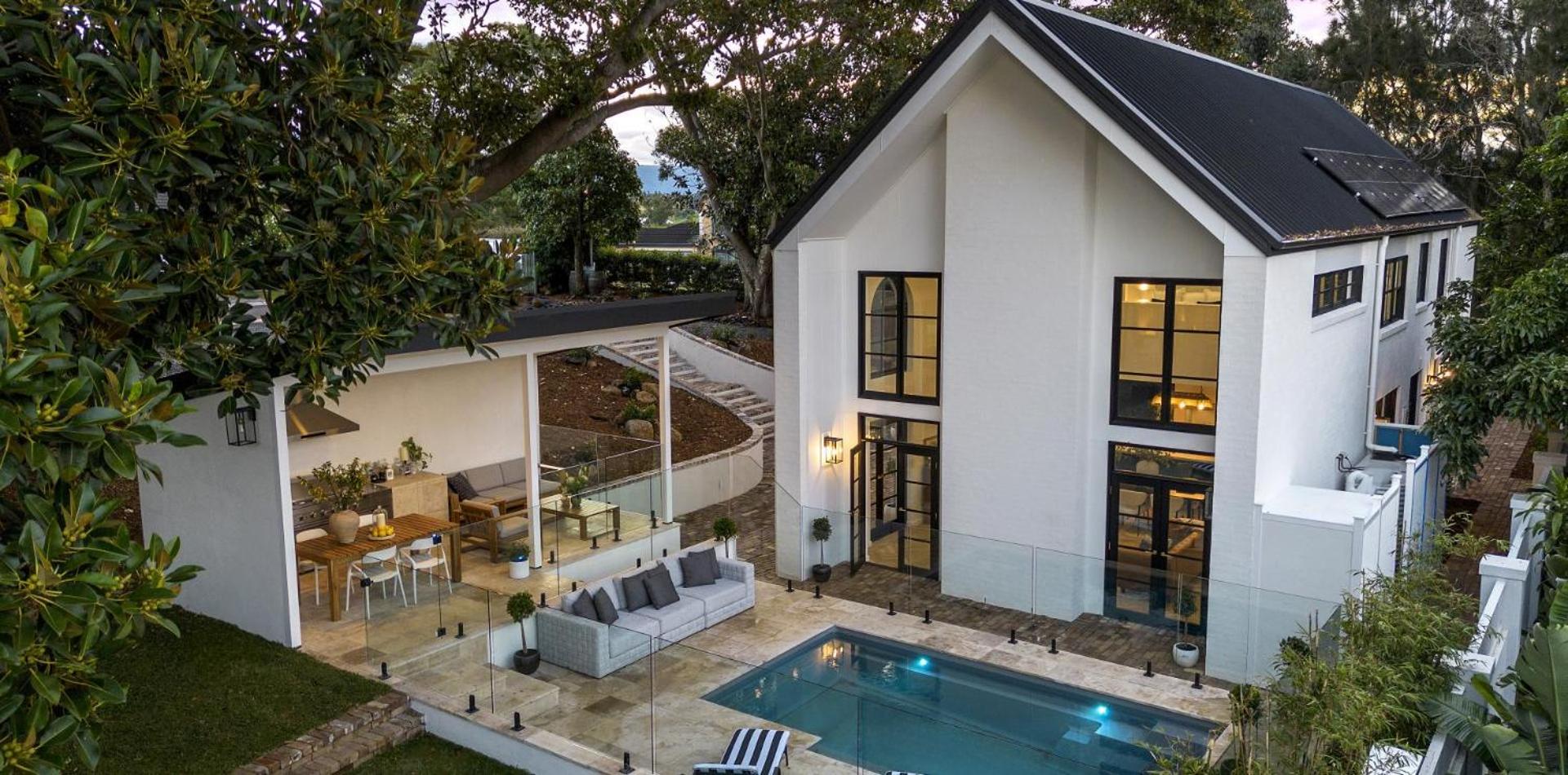 Elouera House - Luxury Secluded Retreat with Private Pool and Guest Cottage