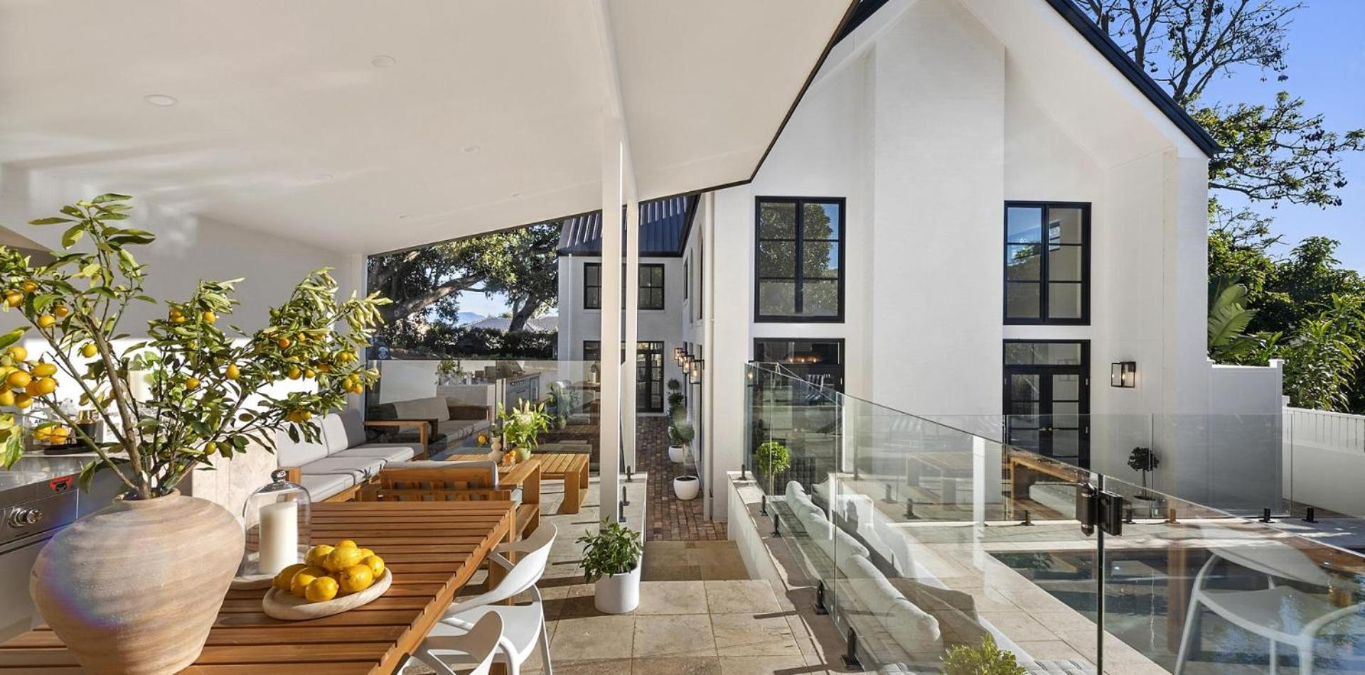 Elouera House - Luxury Secluded Retreat with Private Pool and Guest Cottage