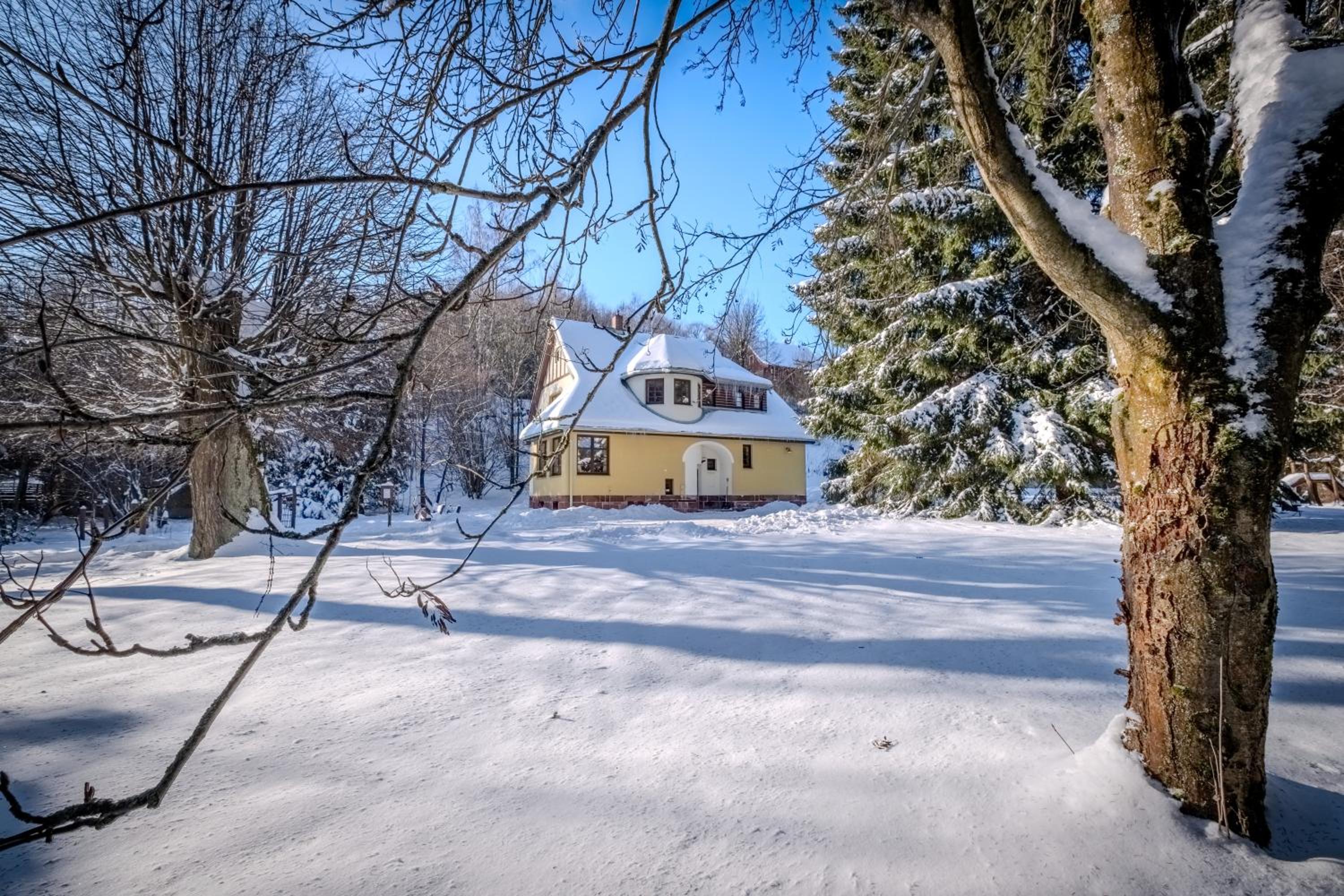 Villa with pool, sauna, pergola, park, and playground