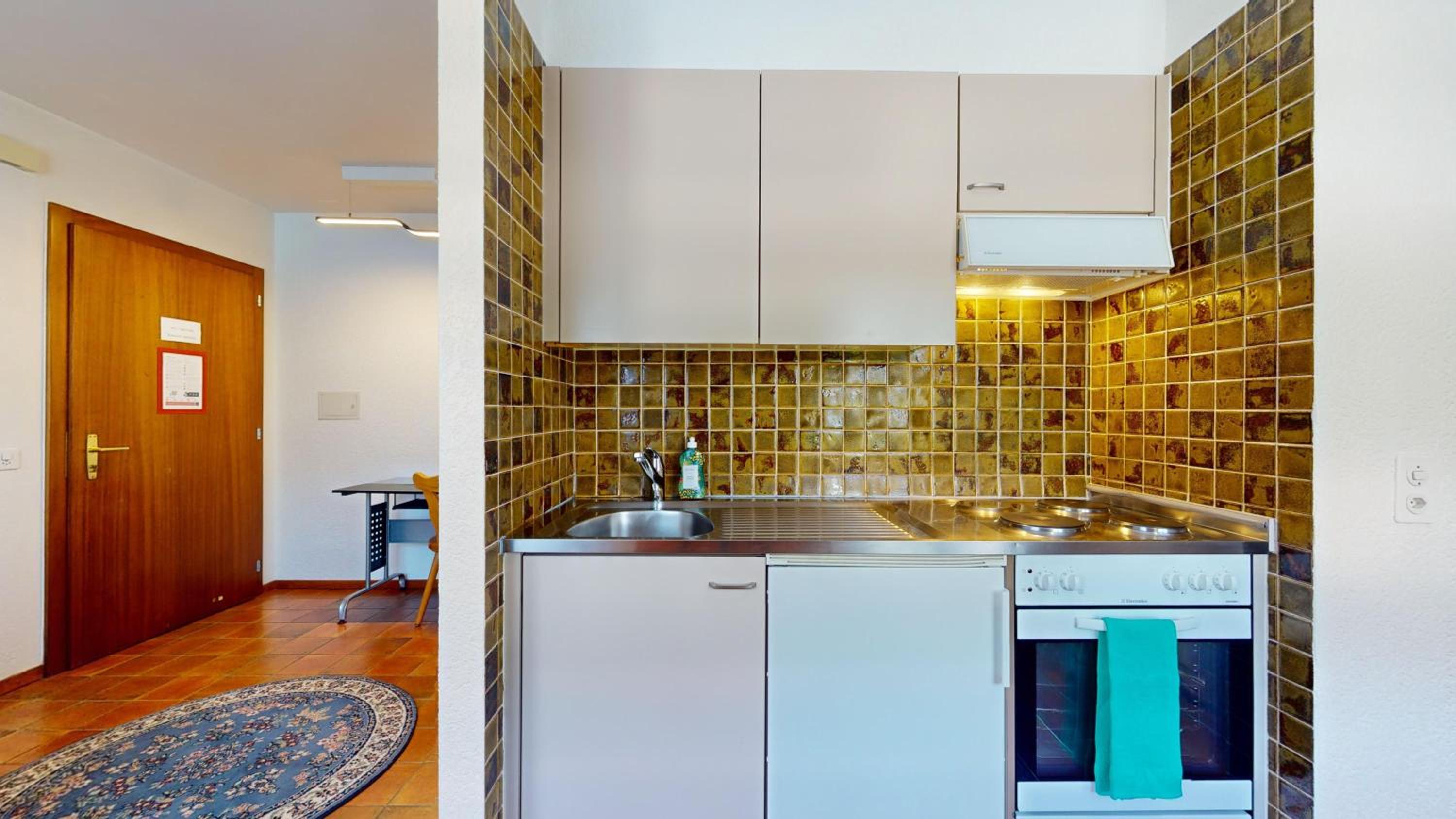 One-bedroom apartment in a quiet neighborhood
