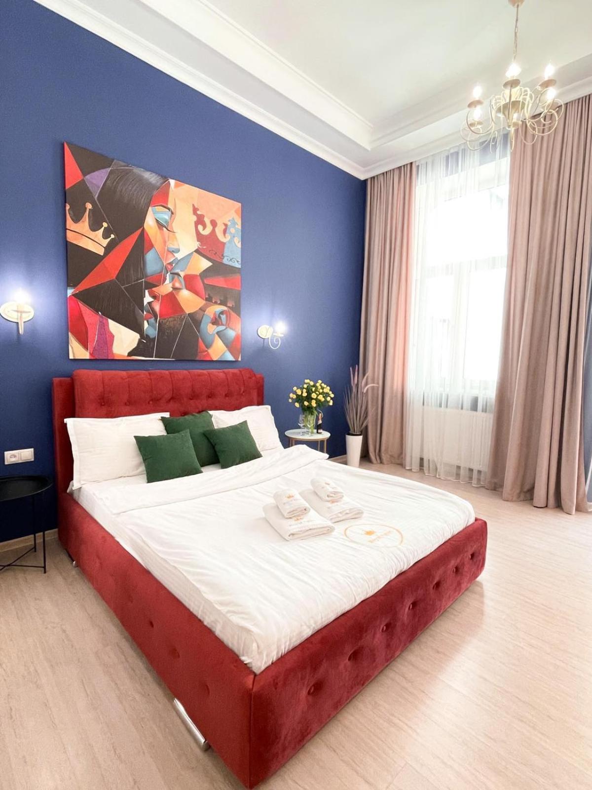 Royal apartment on Slovatskogo 8