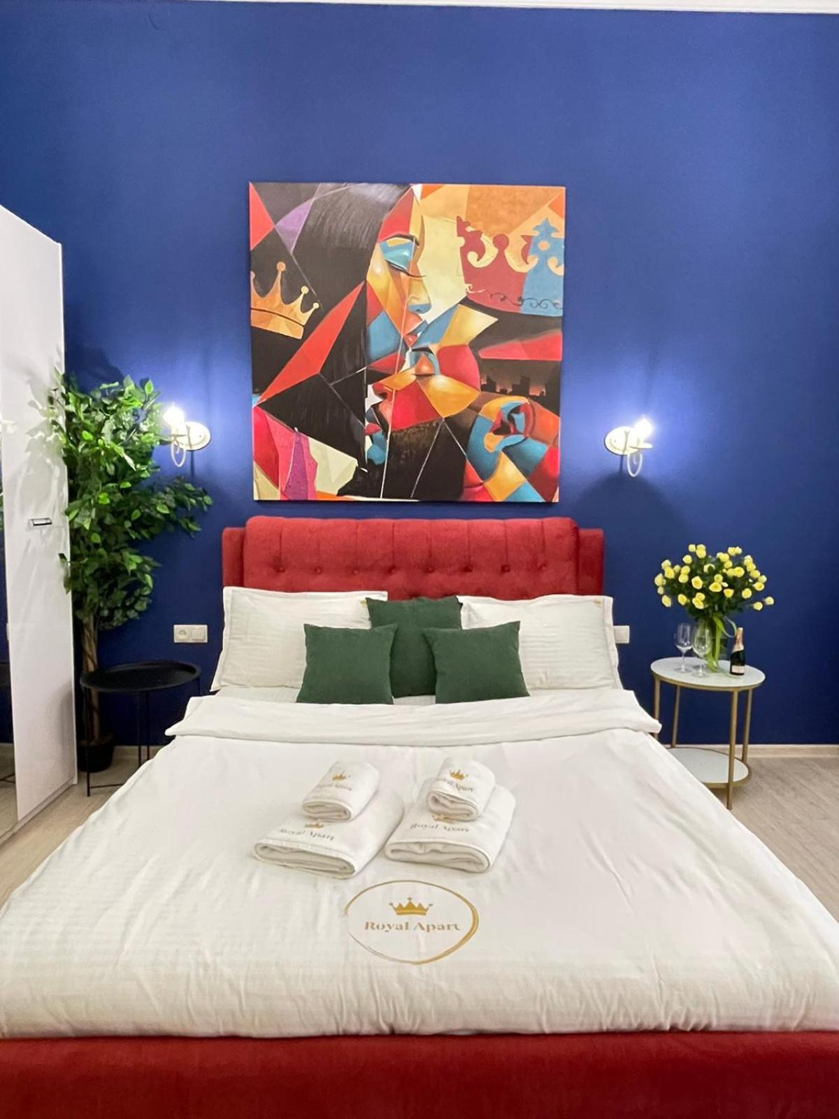 Royal apartment on Slovatskogo 8