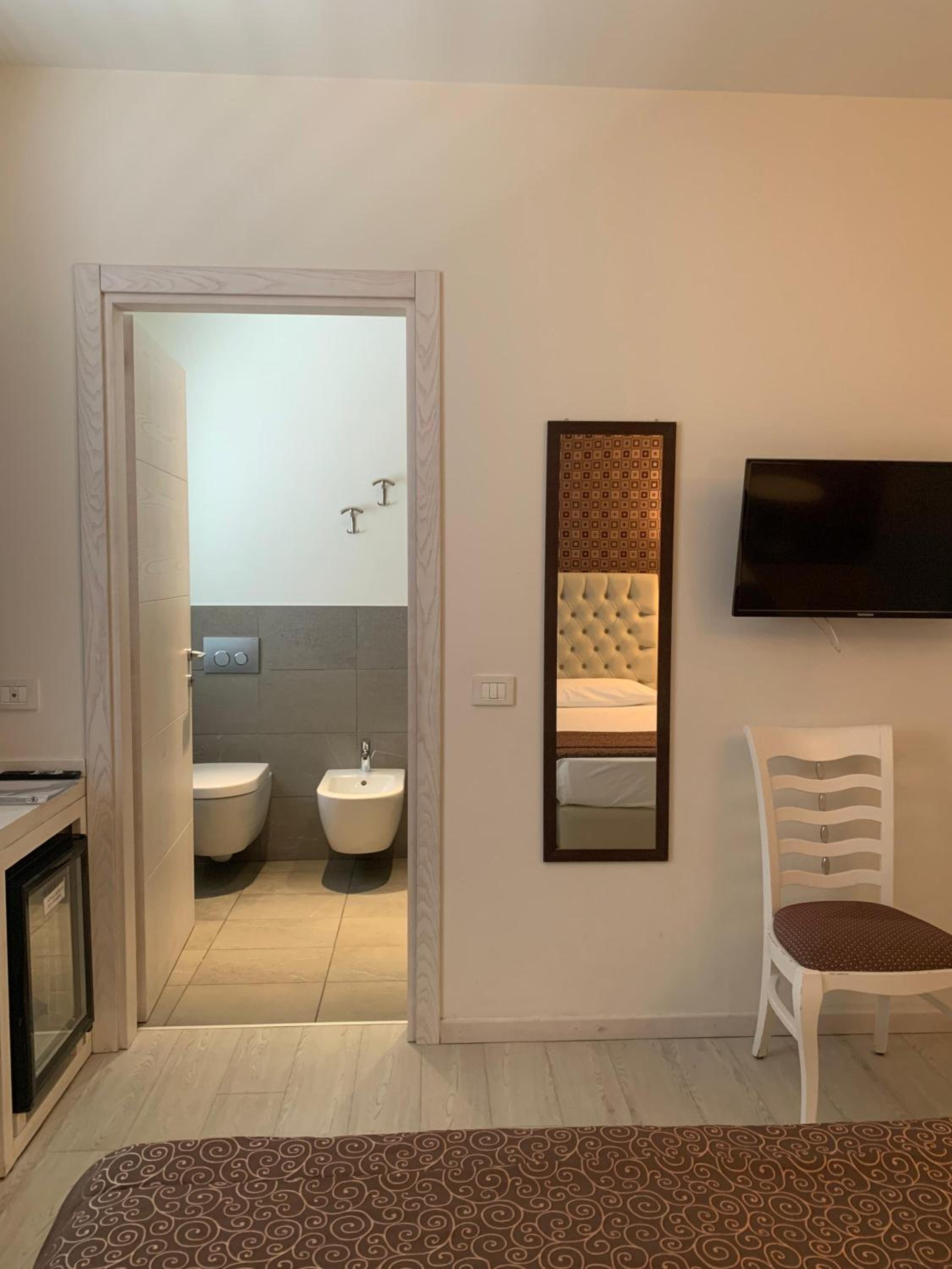 Nuova Opera Rooms & Apartments