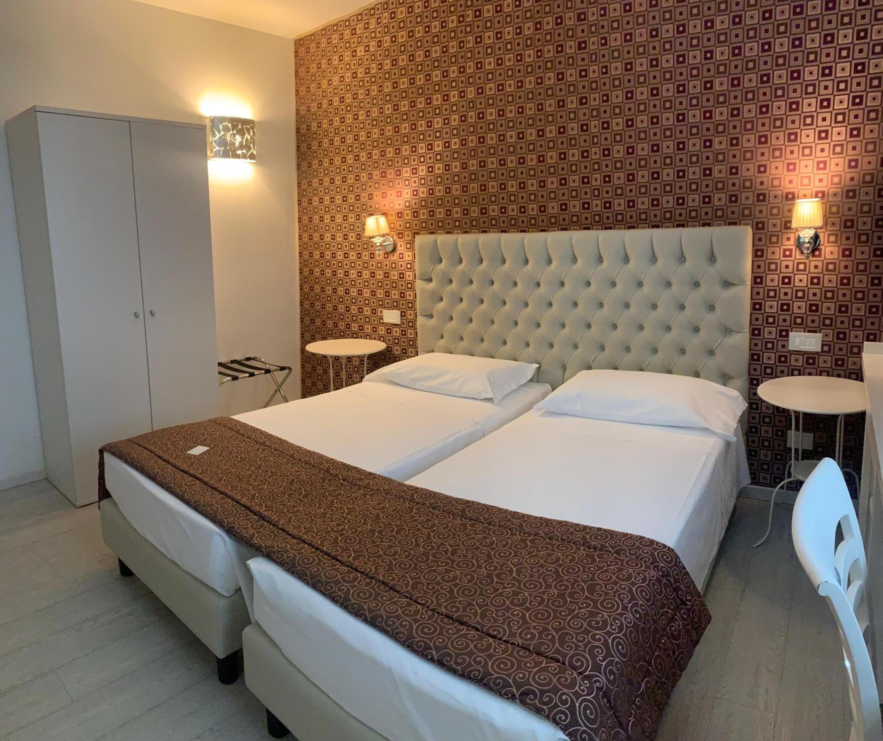 Nuova Opera Rooms & Apartments