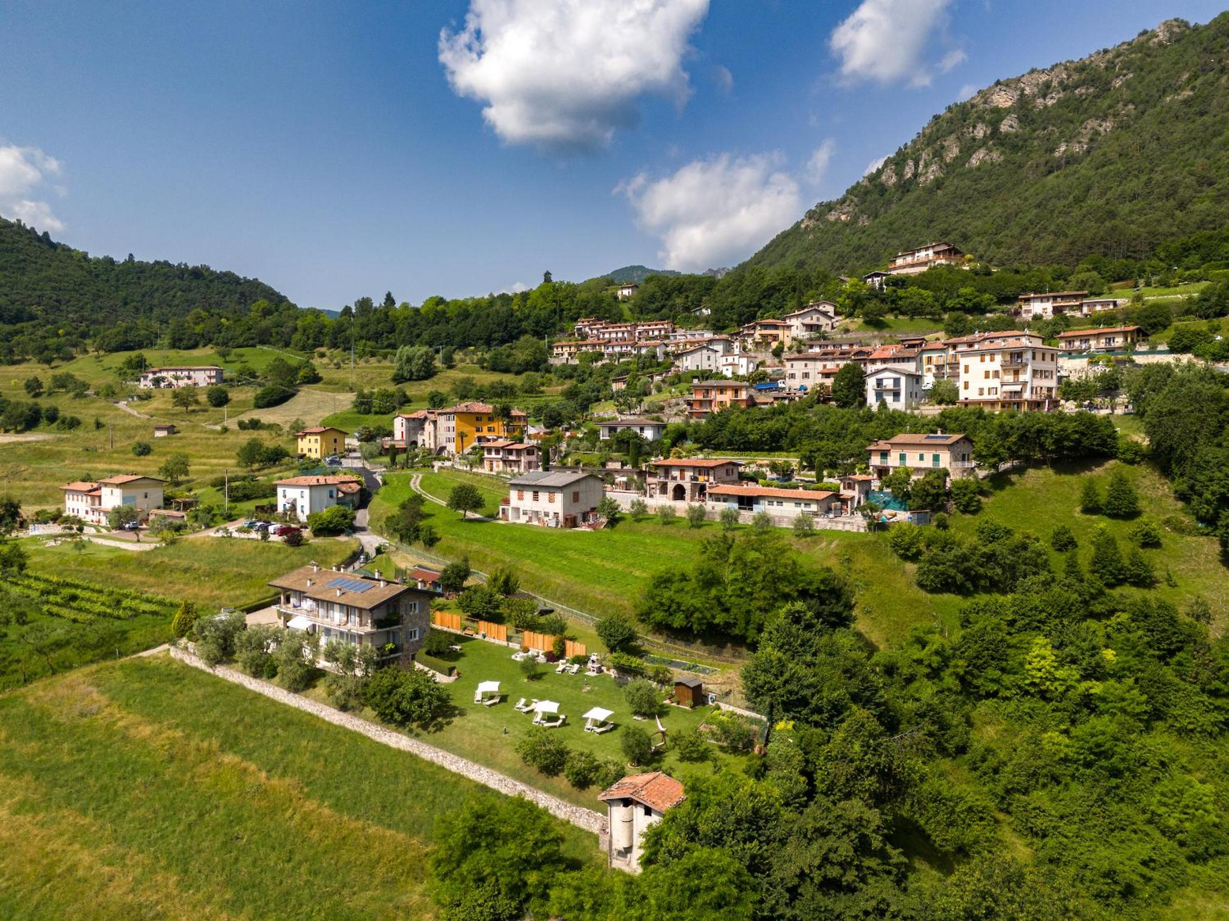 Mos Country House view 2