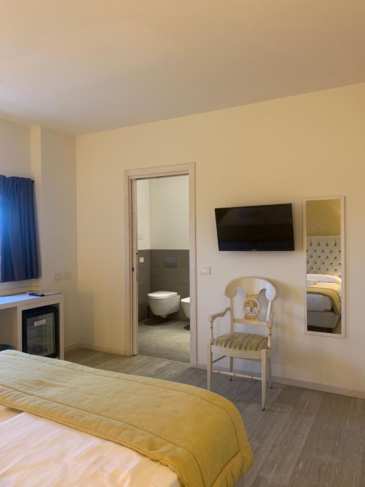 Nuova Opera Rooms & Apartments