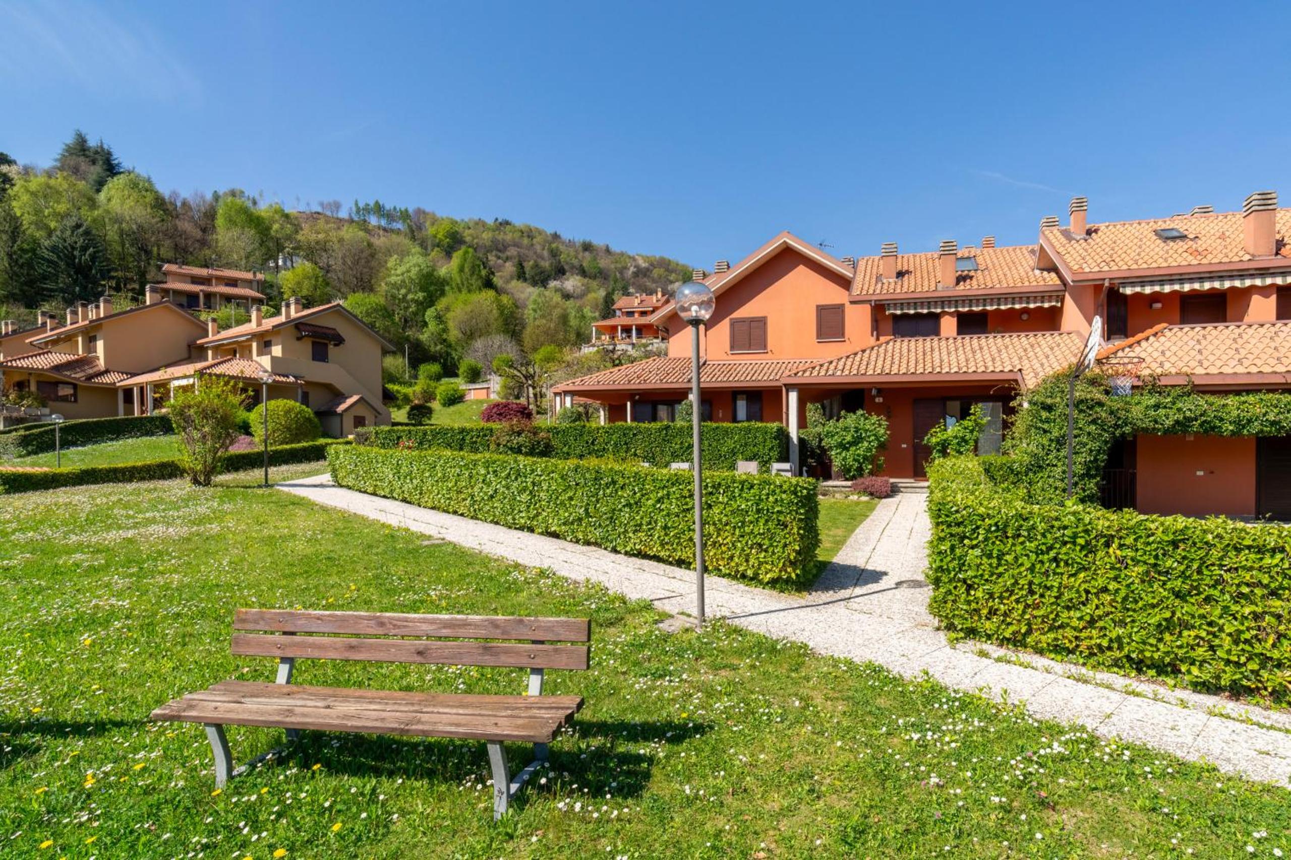 Panorama Lake and Garden by Wonderful Italy view 5