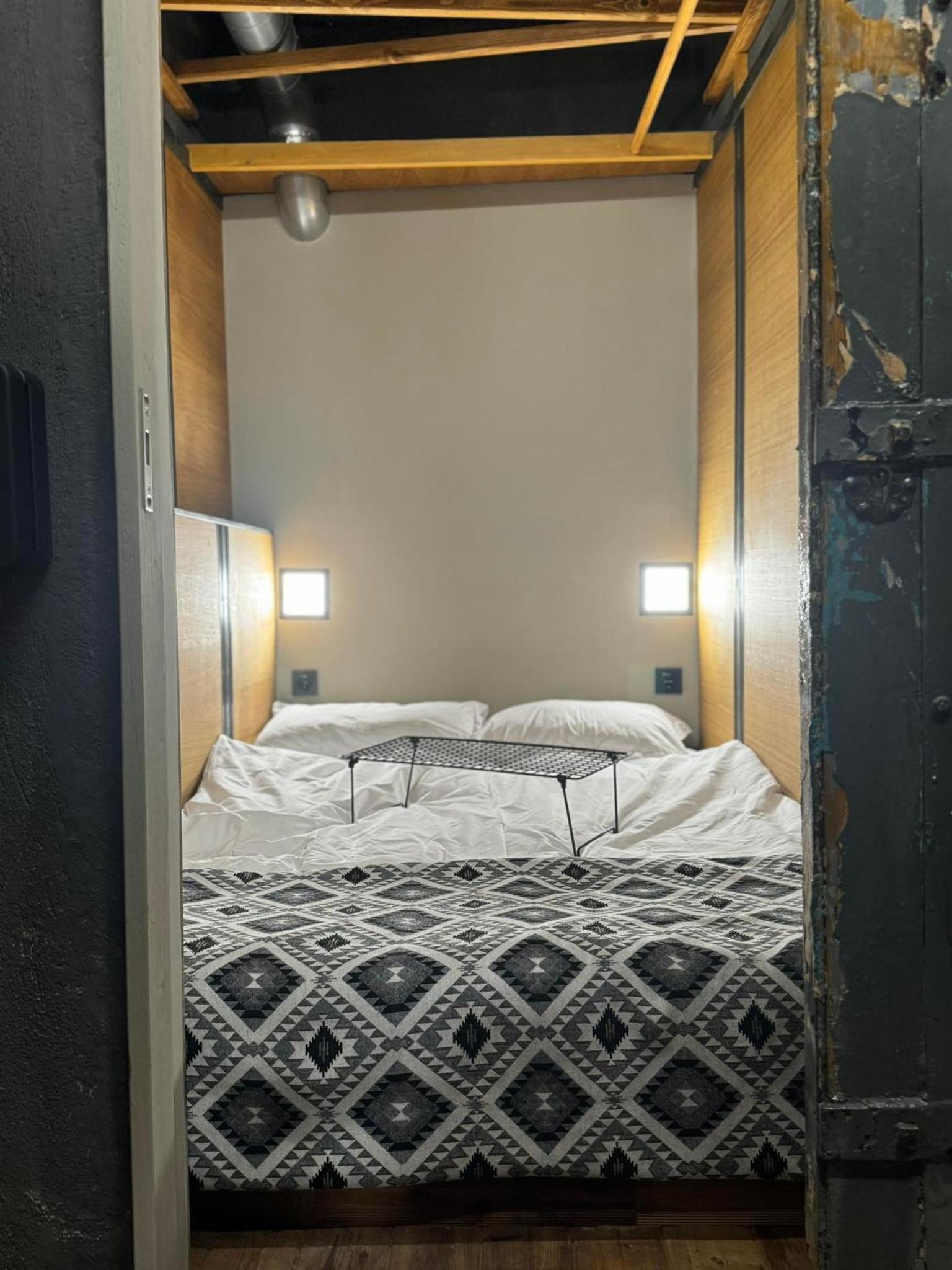 Swed Cab Embassy HoStel