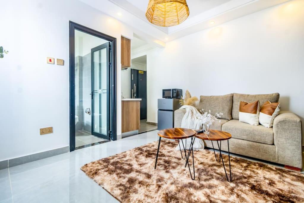 Urban Retreat 1 Bedroom Apt view 3