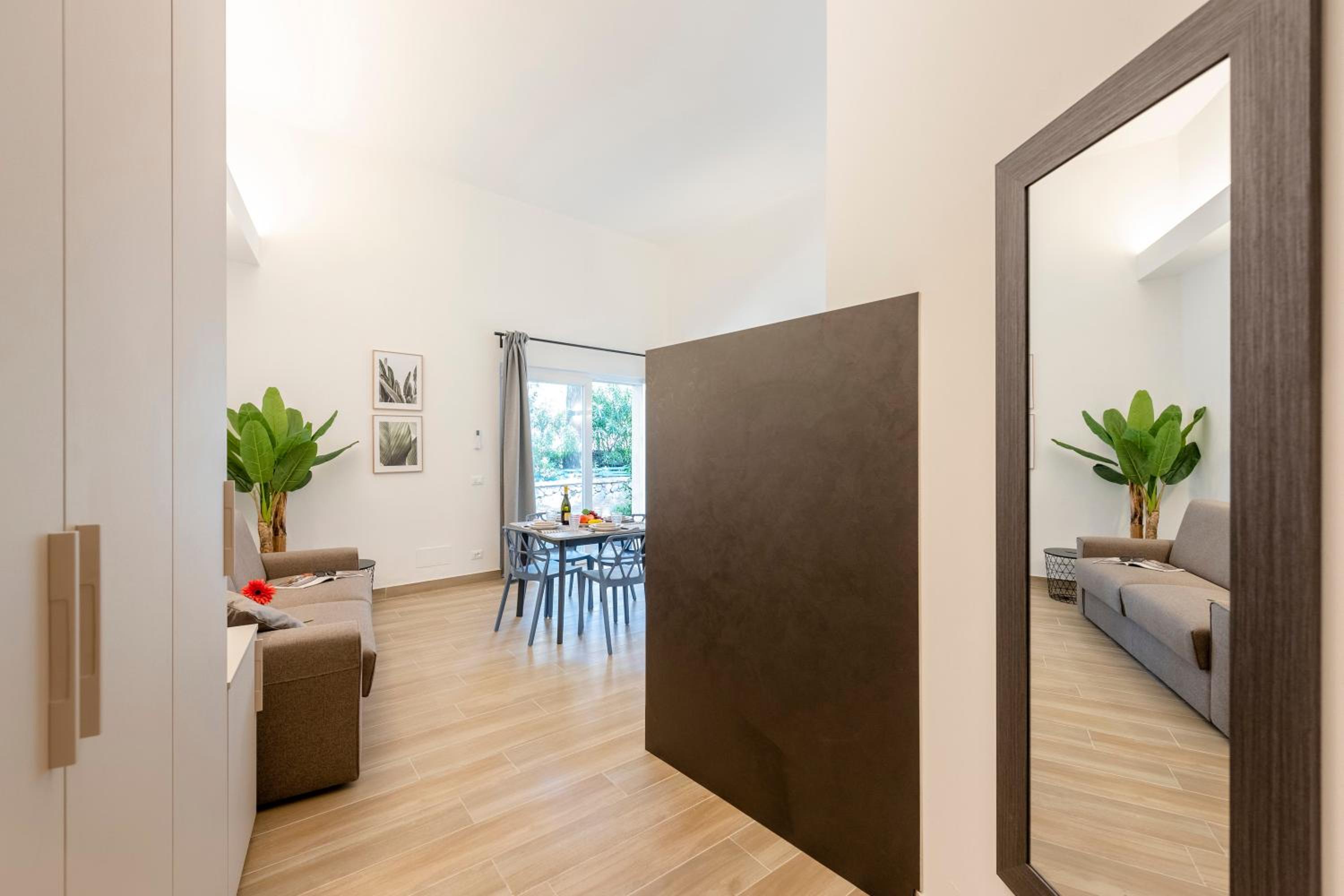Charming Flat in Cogoleto Apartments - Happy Rentals