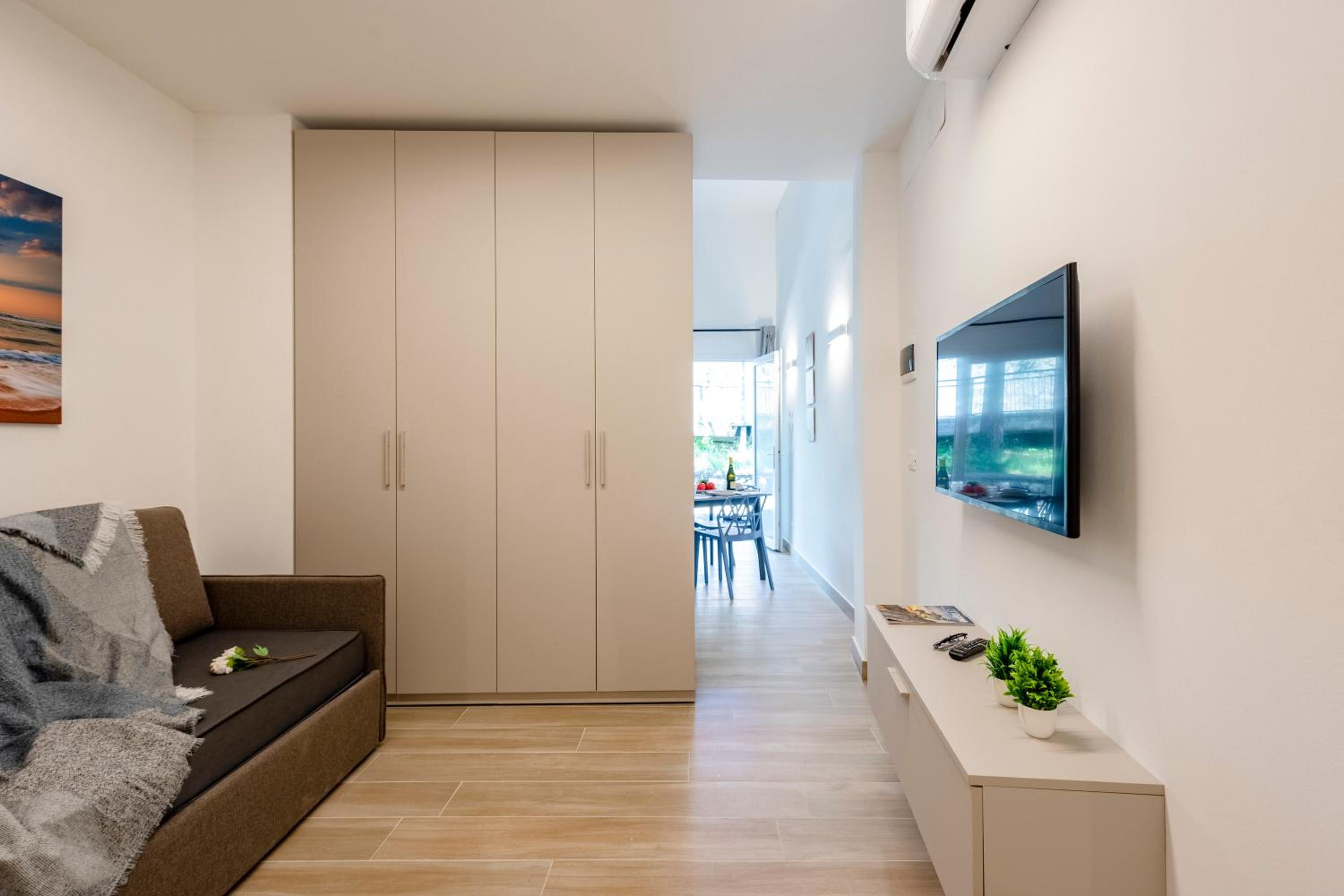 Charming Flat in Cogoleto Apartments - Happy Rentals