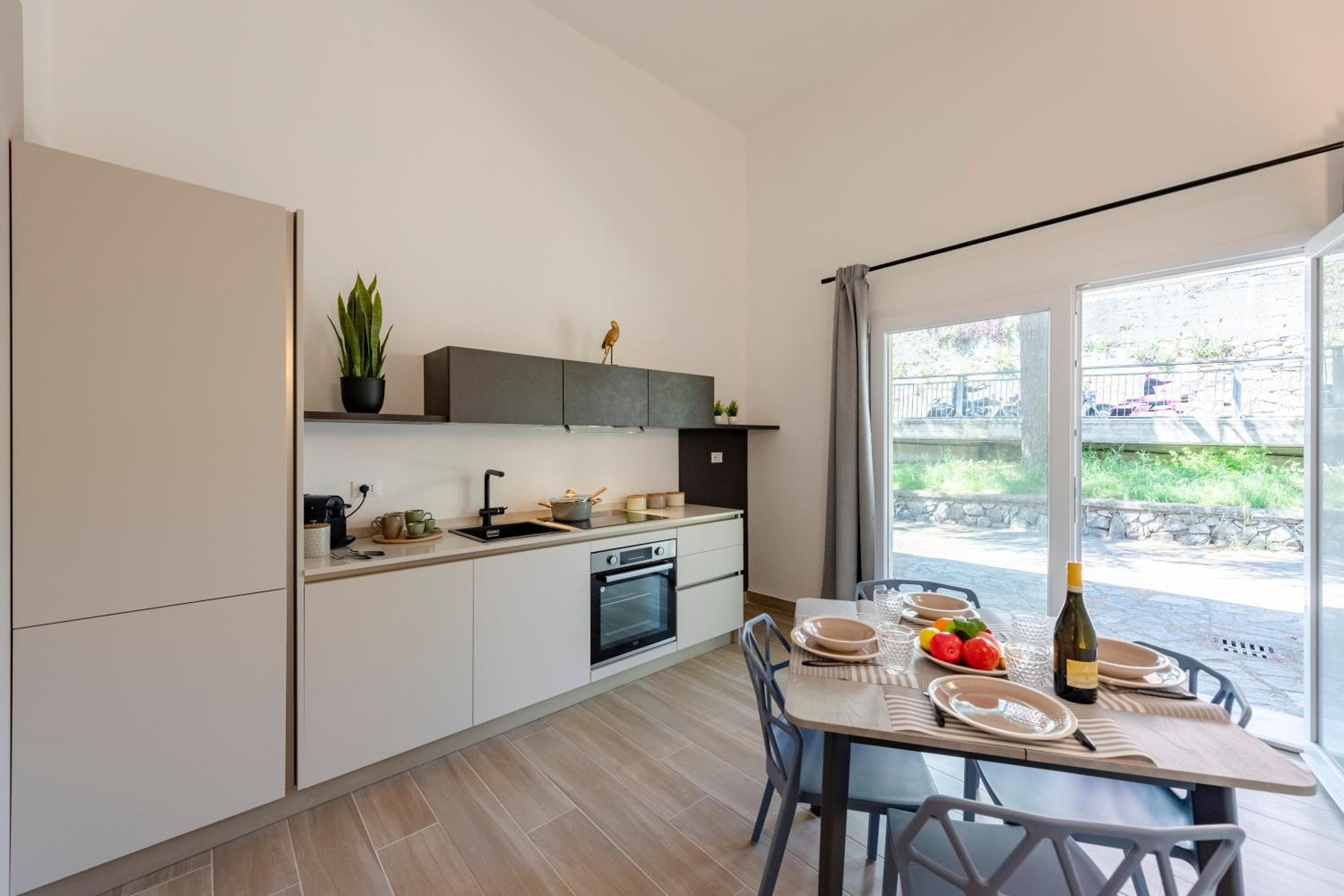 Charming Flat in Cogoleto Apartments - Happy Rentals