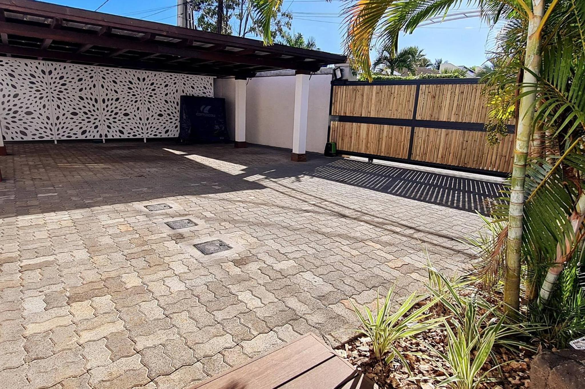 Exceptional Villa In The West - Mamial view 5