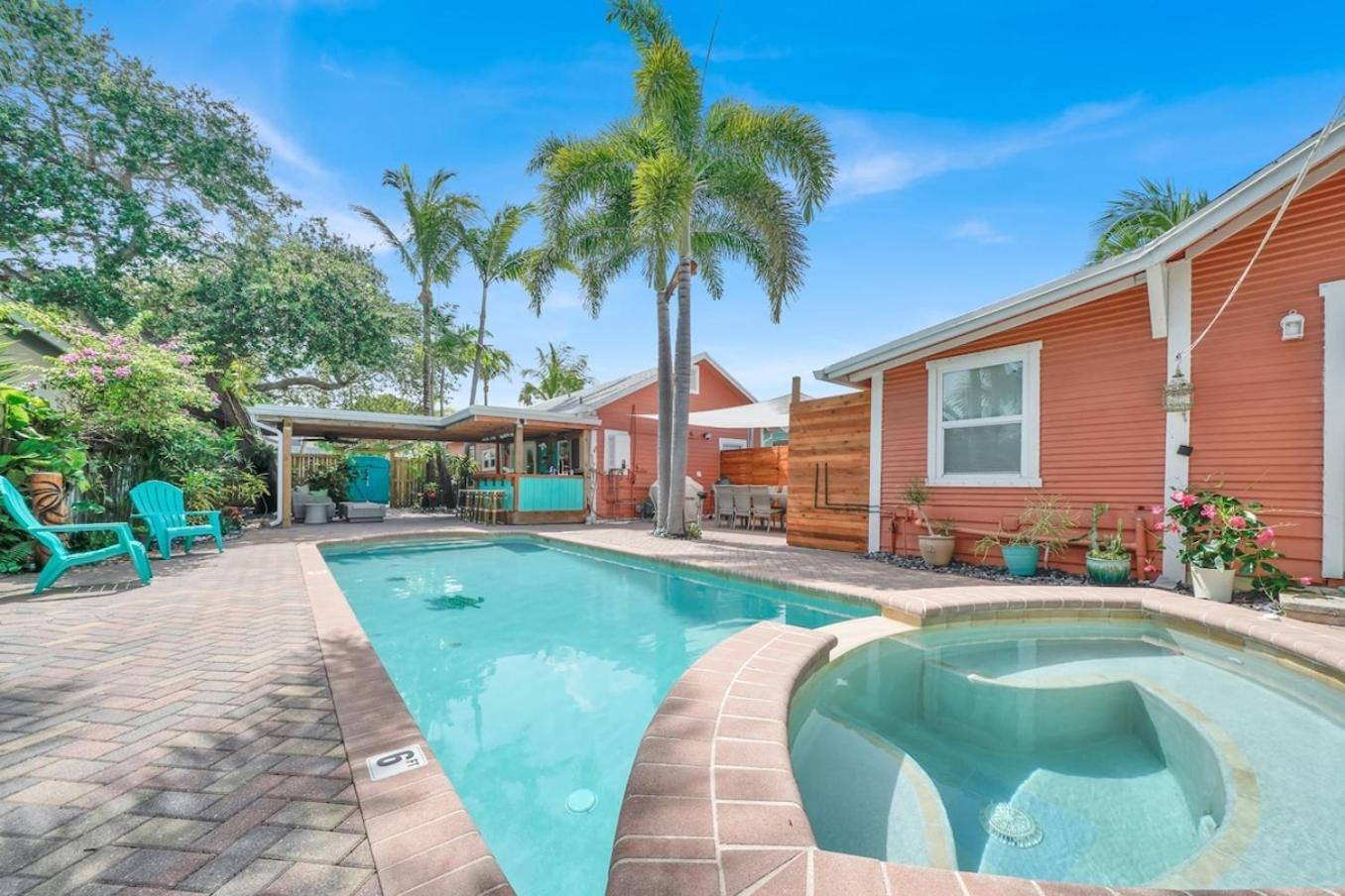 2-Cottage Downtown Oasis, PoolSpa by PMI