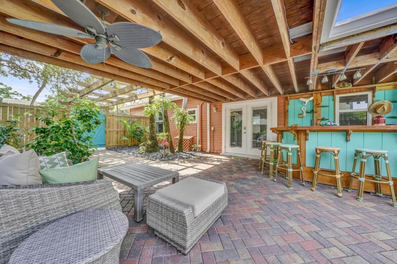 2-Cottage Downtown Oasis, PoolSpa by PMI