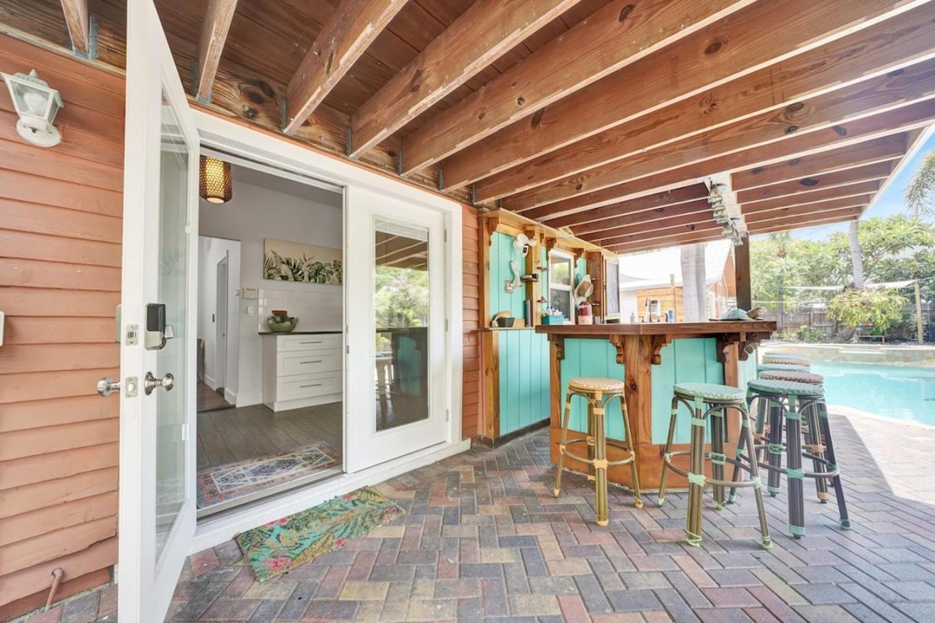2-Cottage Downtown Oasis, PoolSpa by PMI