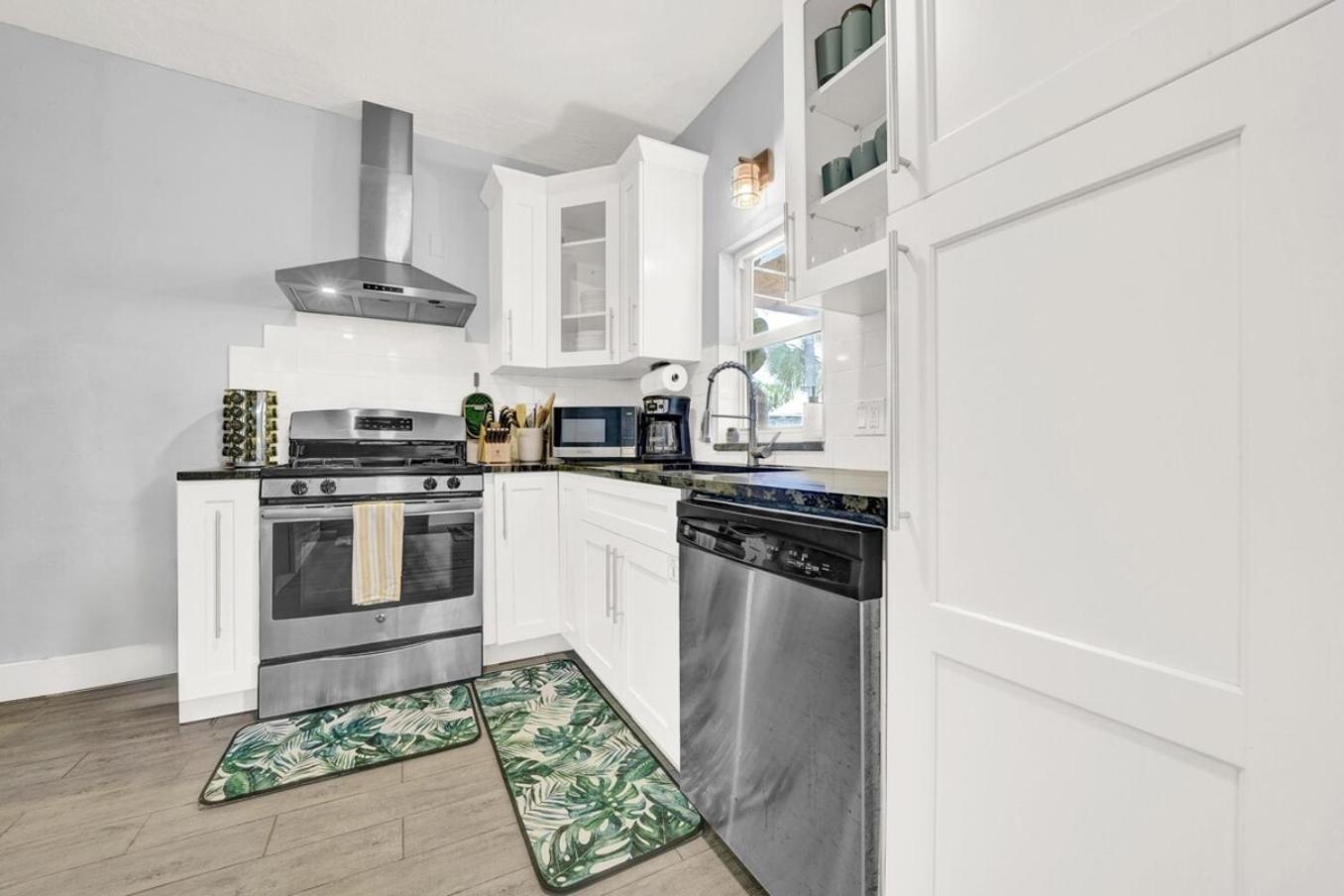2-Cottage Downtown Oasis, PoolSpa by PMI, photo 12