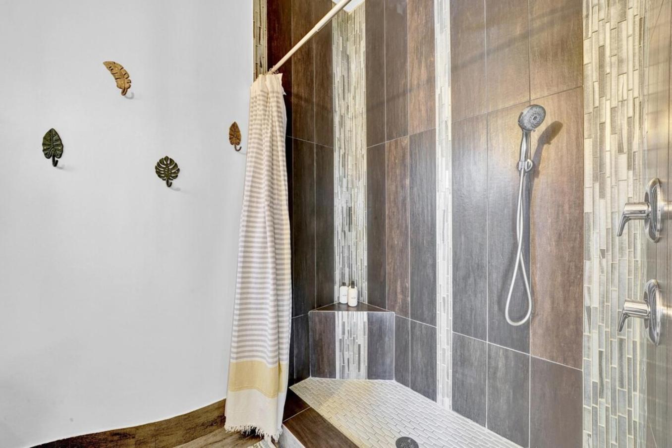 2-Cottage Downtown Oasis, PoolSpa by PMI, photo 11