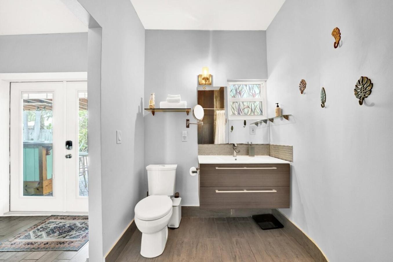 2-Cottage Downtown Oasis, PoolSpa by PMI